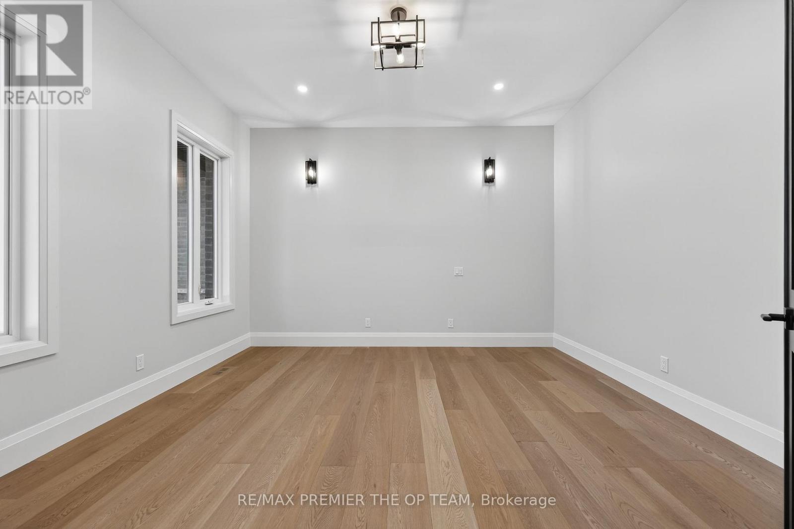 60 Marni Lane, Springwater, Ontario  L0L 2K0 - Photo 20 - S12911694