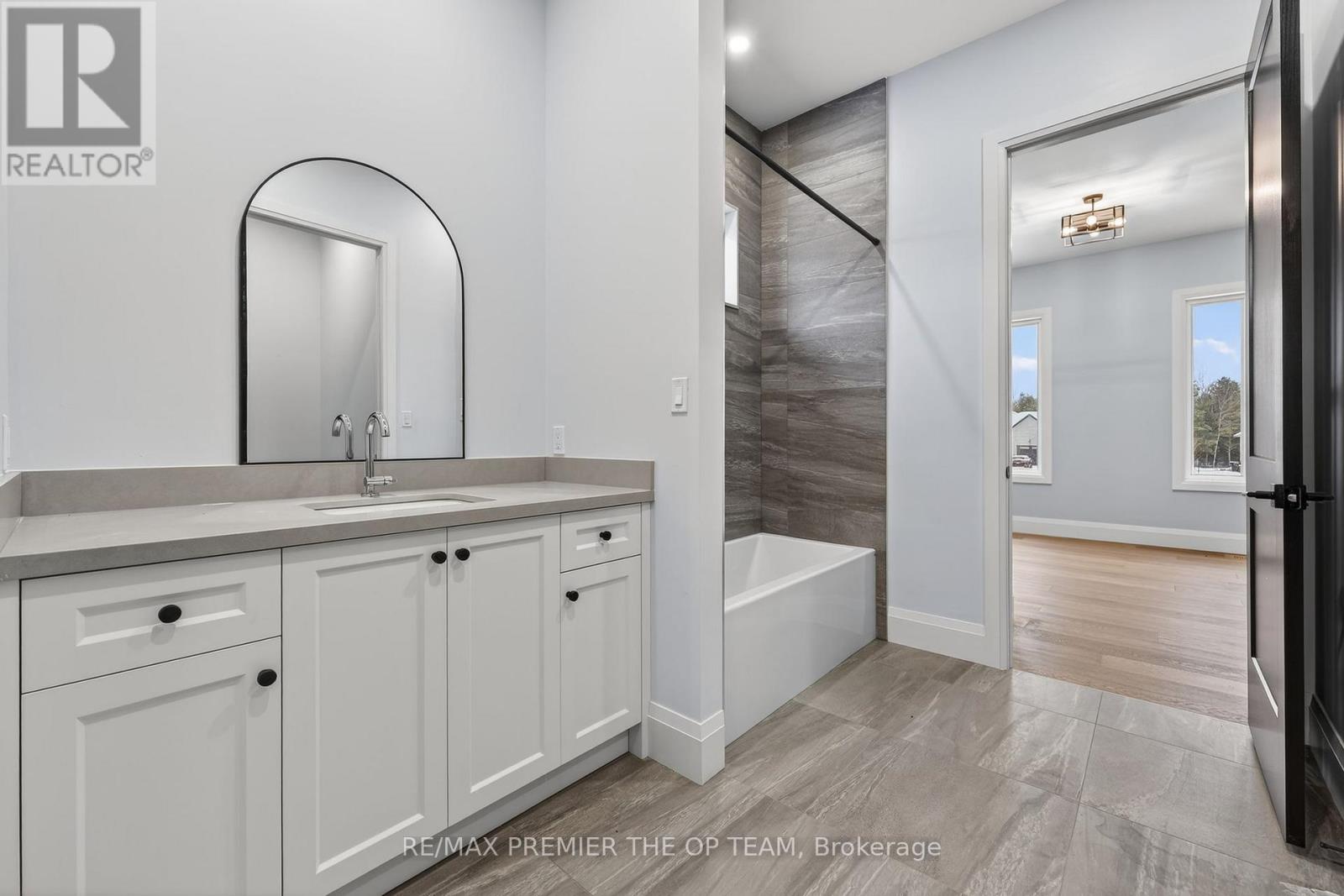 60 Marni Lane, Springwater, Ontario  L0L 2K0 - Photo 39 - S12911694