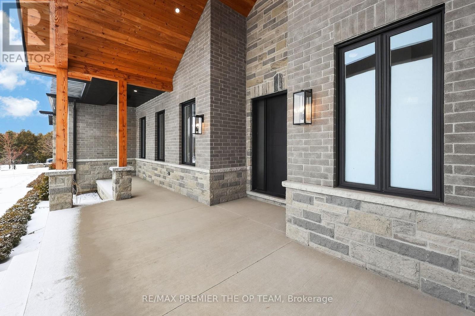 60 Marni Lane, Springwater, Ontario  L0L 2K0 - Photo 4 - S12911694