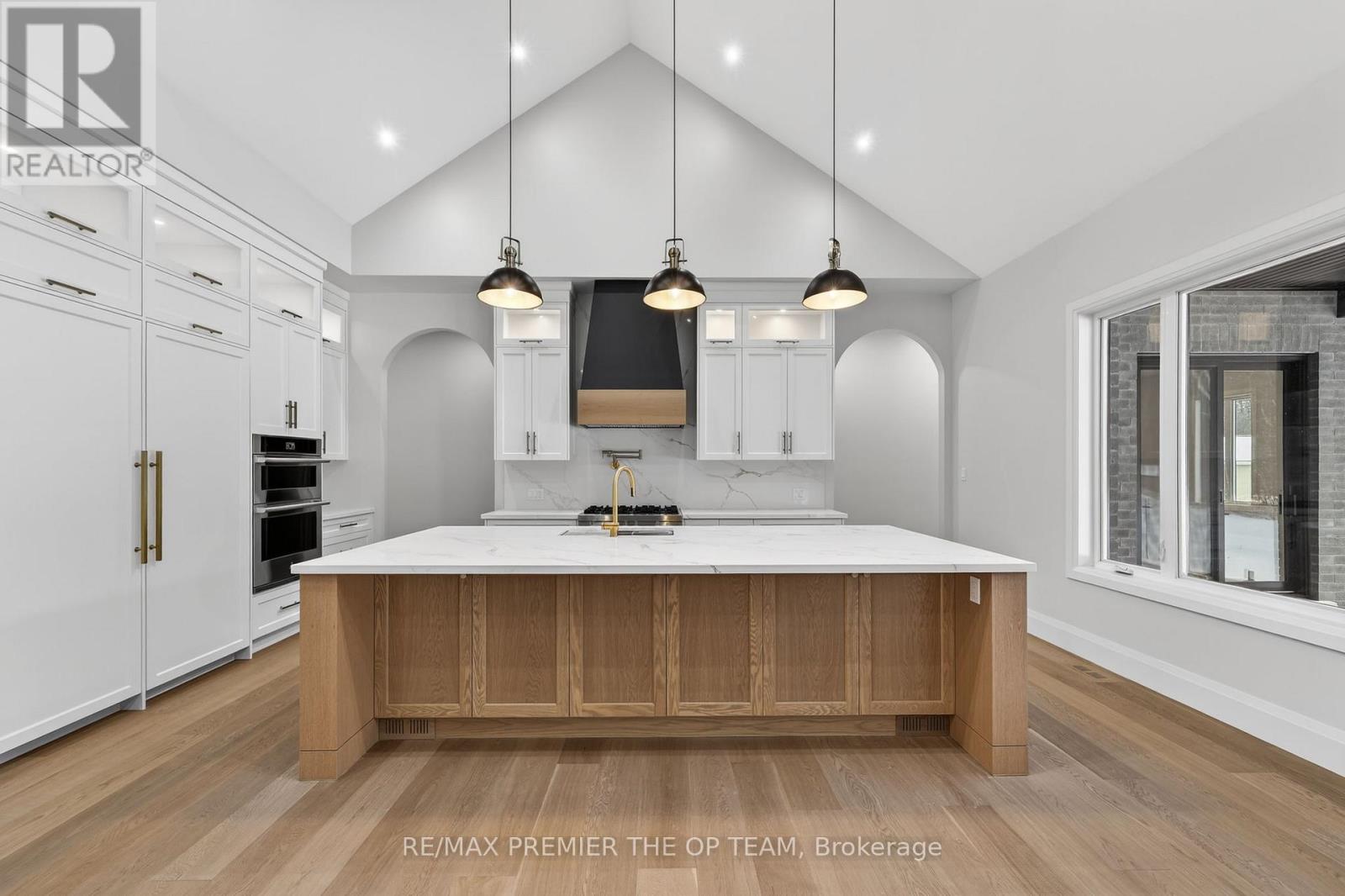 60 Marni Lane, Springwater, Ontario  L0L 2K0 - Photo 8 - S12911694