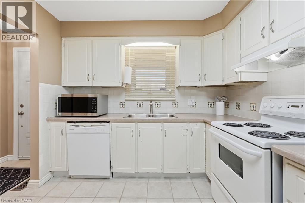 21 Odessa Street, Stoney Creek, Ontario  L8J 1A3 - Photo 4 - 40814250