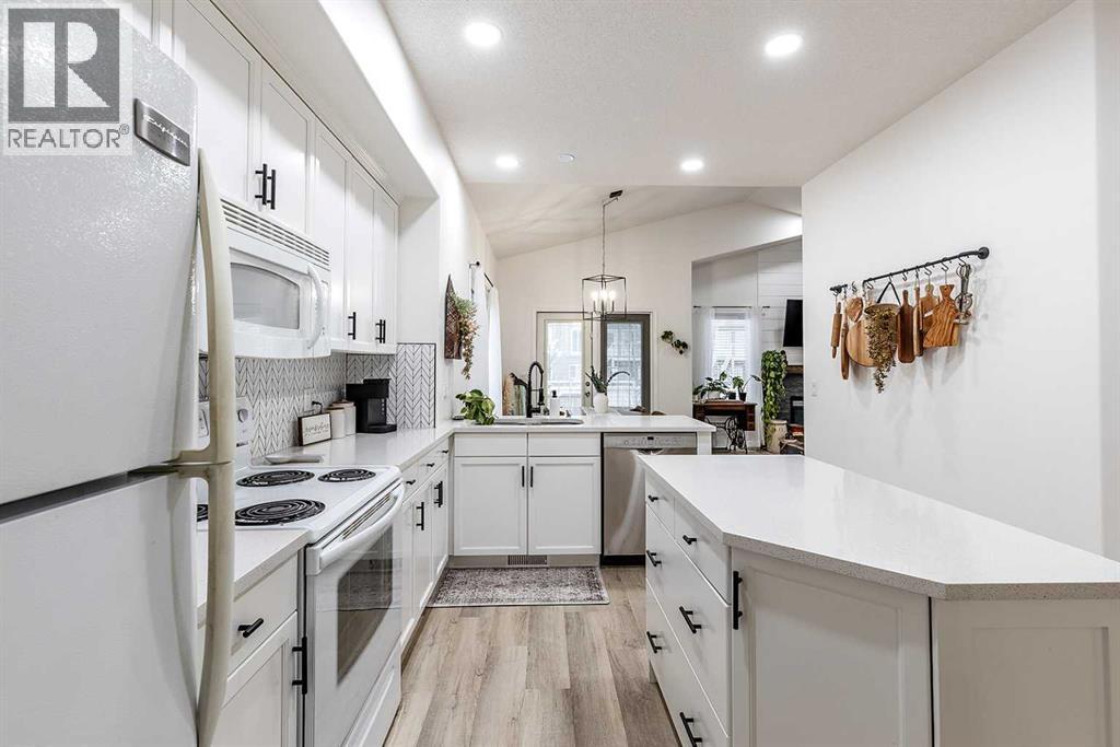 226 Somerset Way Se, Medicine Hat, Alberta  T1B 0B6 - Photo 9 - A2286160