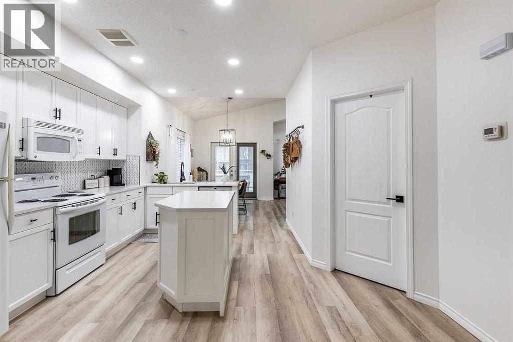 226 Somerset Way Se, Medicine Hat, Alberta  T1B 0B6 - Photo 6 - A2286160