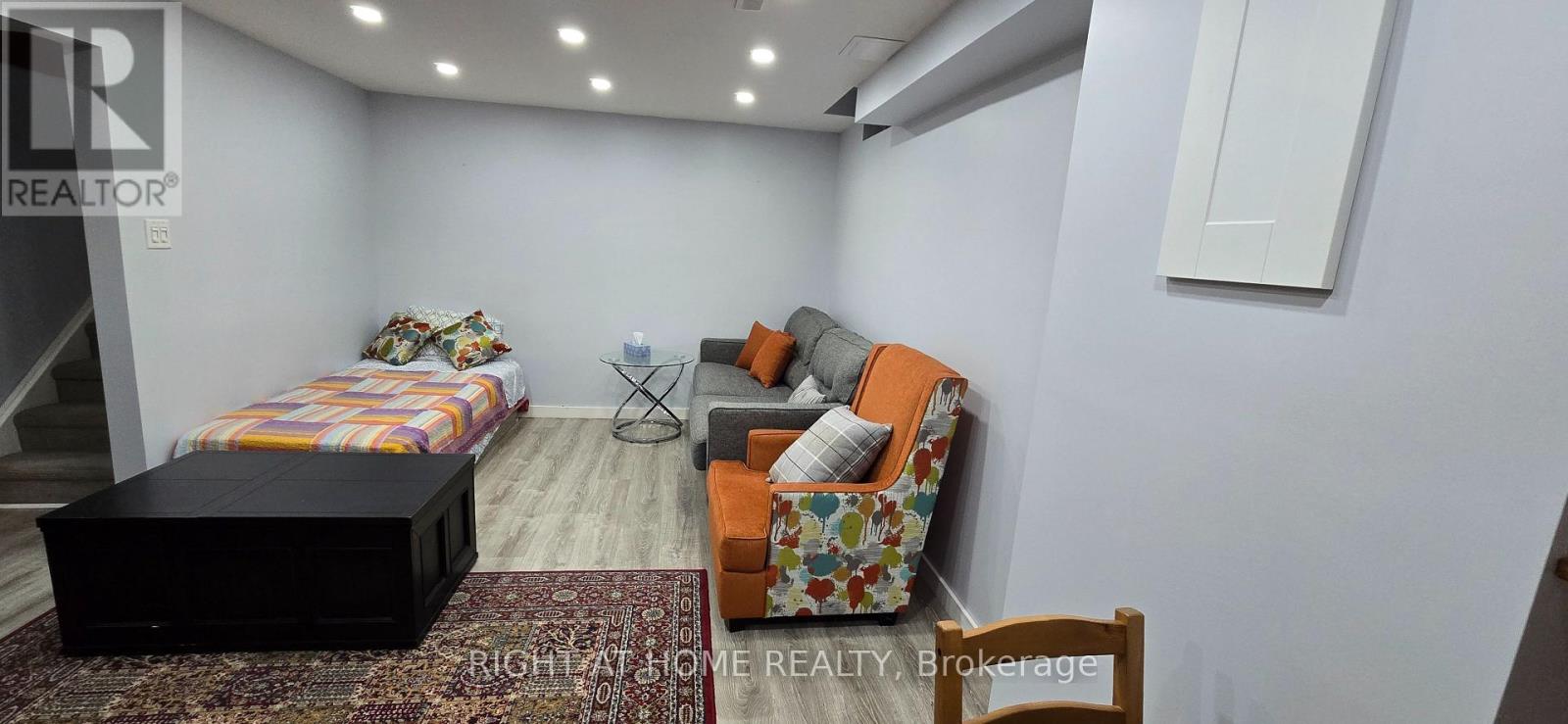 # 7 - 2655 Gananoque Drive, Mississauga, Ontario  L5N 3A6 - Photo 2 - W12911630