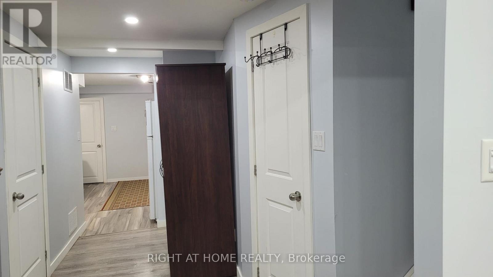 # 7 - 2655 Gananoque Drive, Mississauga, Ontario  L5N 3A6 - Photo 4 - W12911630