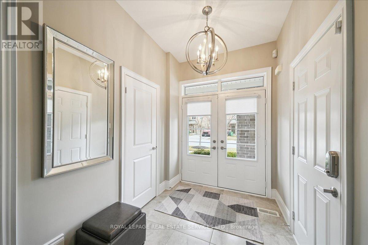 63 Edinburgh Drive, Brampton, Ontario  L6Y 6A6 - Photo 5 - W12911638