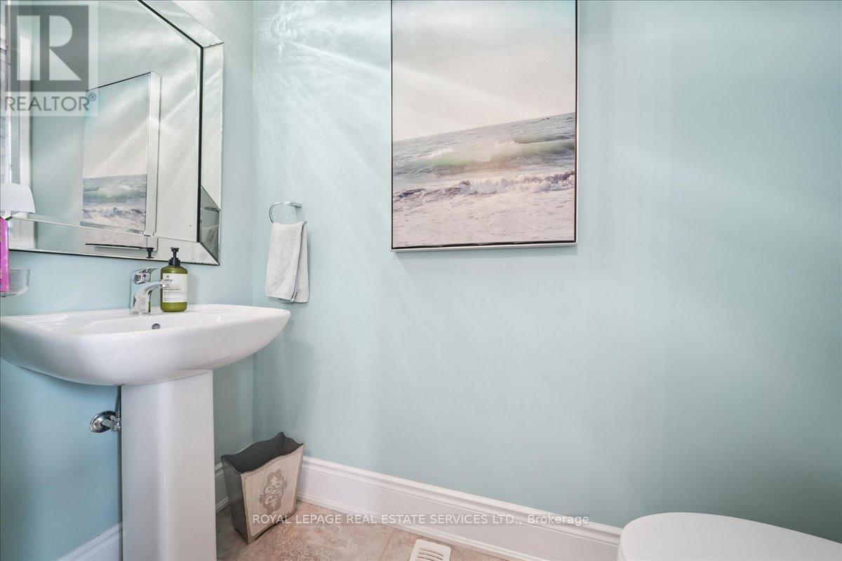 63 Edinburgh Drive, Brampton, Ontario  L6Y 6A6 - Photo 6 - W12911638