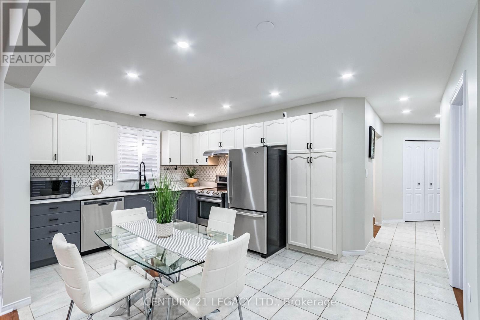 4110 Forest Run Avenue, Burlington, Ontario  L7M 4L7 - Photo 15 - W12911644