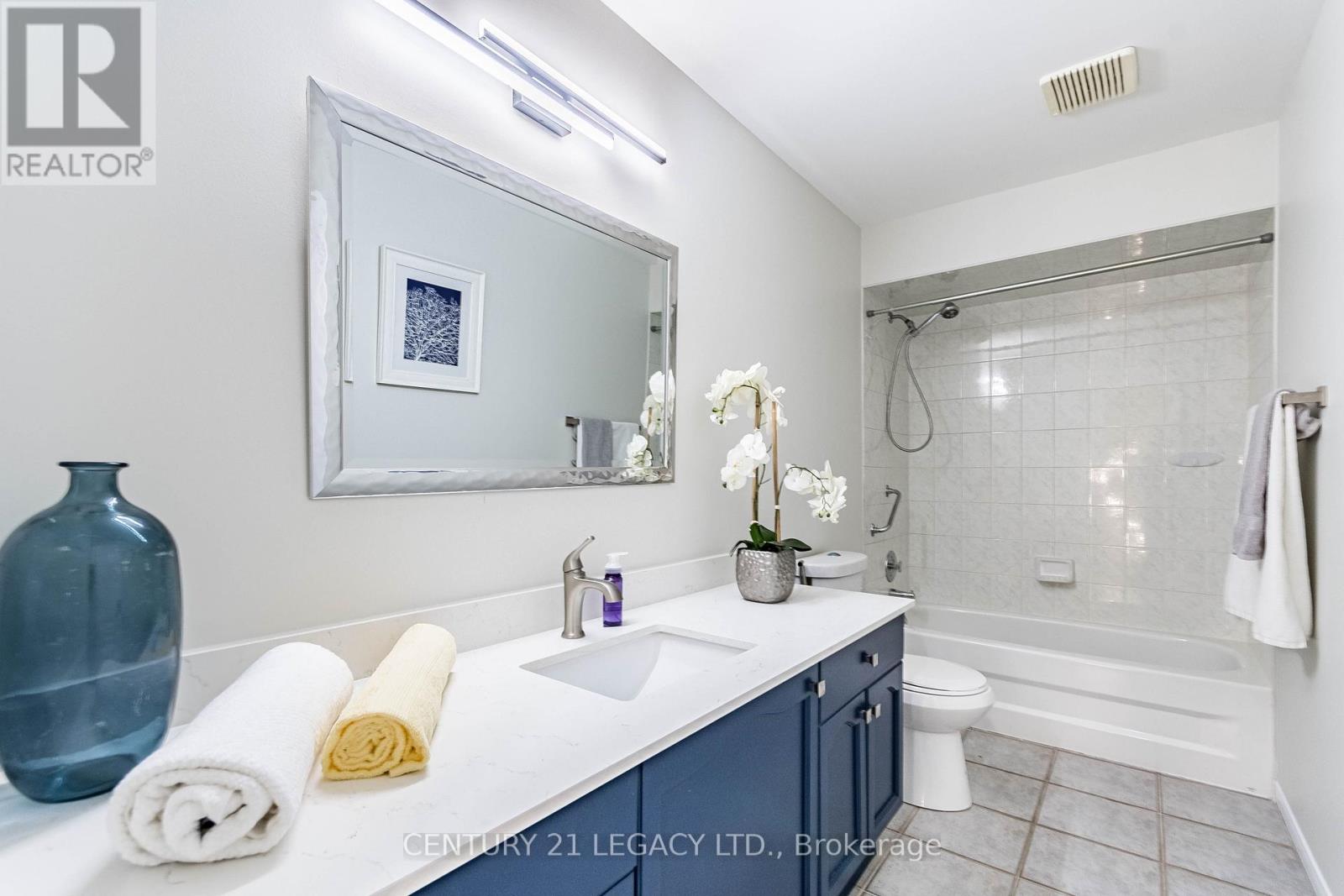 4110 Forest Run Avenue, Burlington, Ontario  L7M 4L7 - Photo 36 - W12911644