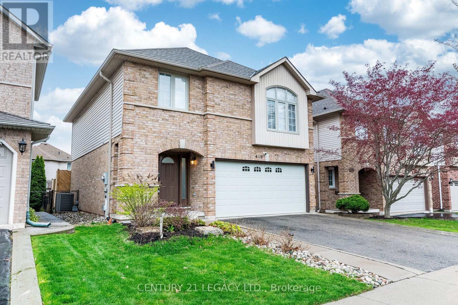 4110 Forest Run Avenue, Burlington, Ontario  L7M 4L7 - Photo 4 - W12911644