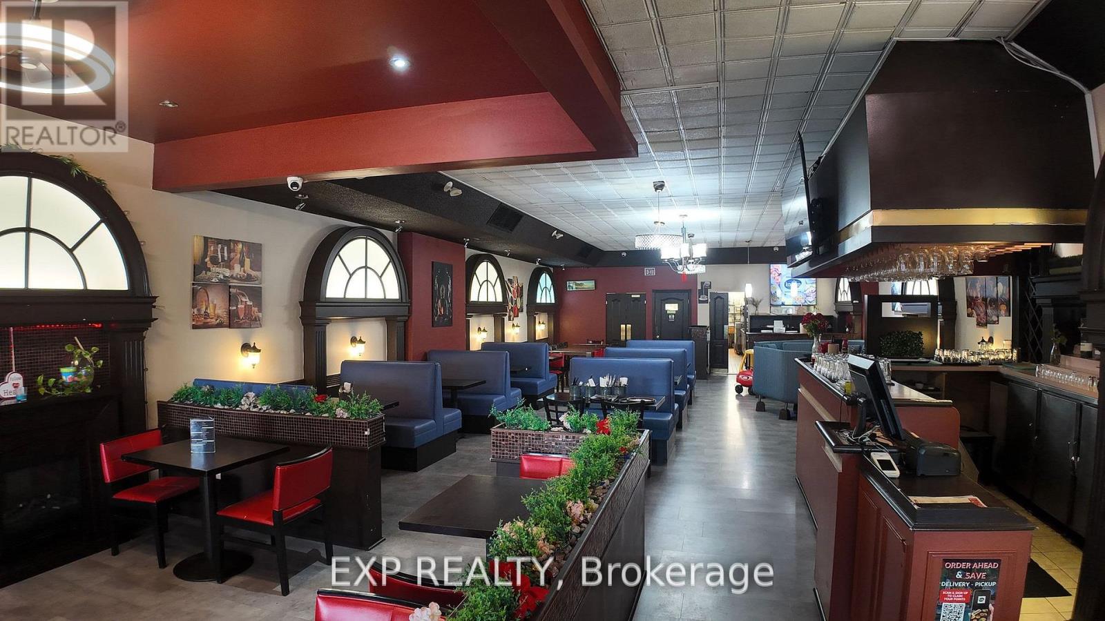 380 LAKESHORE ROAD, Mississauga, Ontario