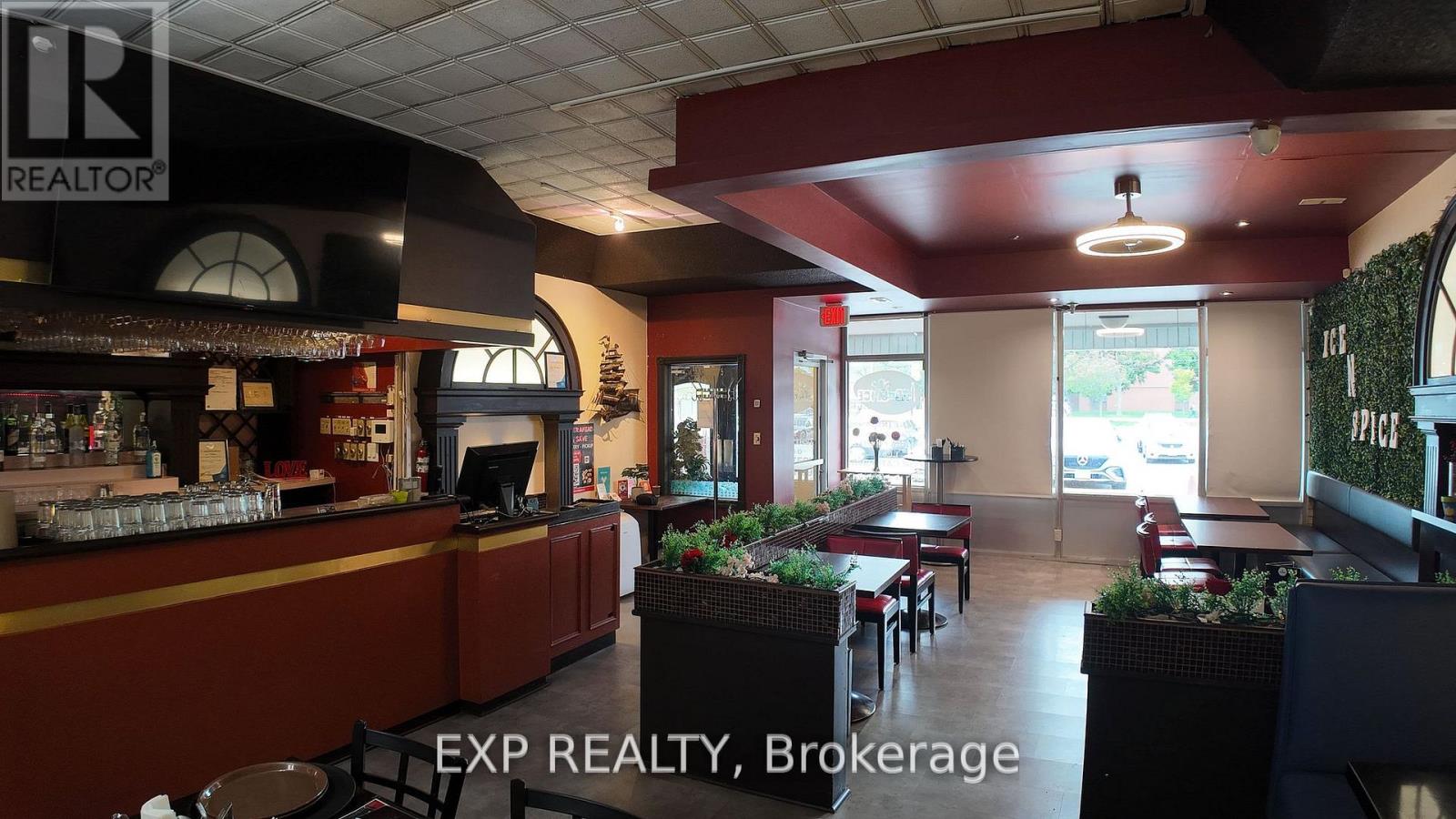 380 Lakeshore Road, Mississauga, Ontario  L5G 1H5 - Photo 5 - W12911652