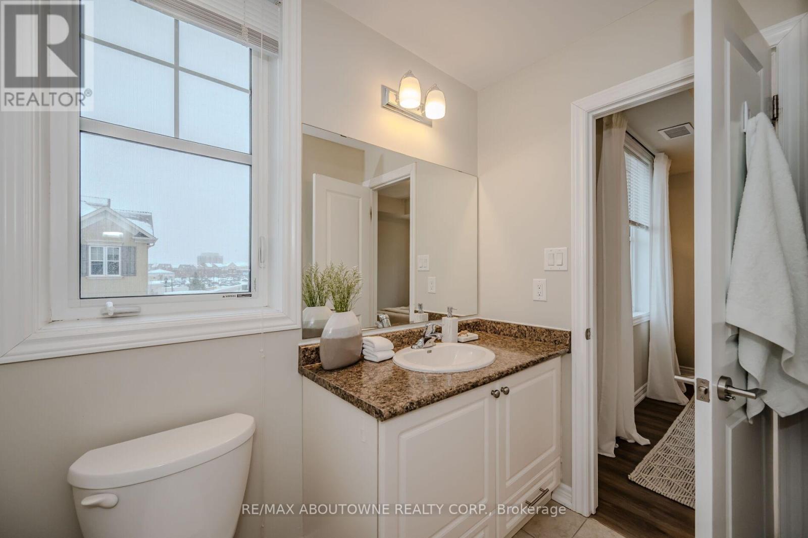 312 - 269 Georgian Drive, Oakville, Ontario  L6H 0L1 - Photo 20 - W12911662