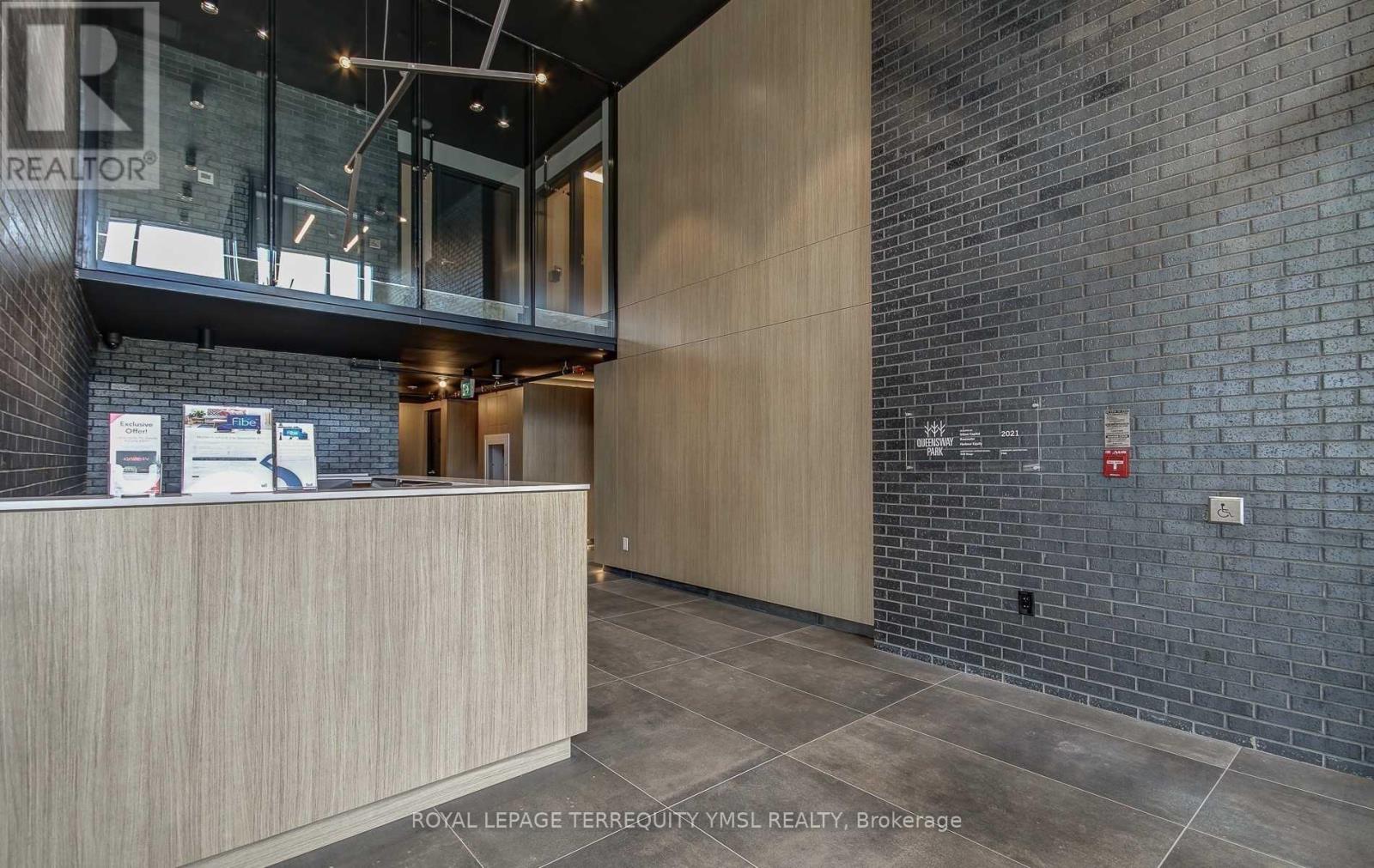 816 - 7 Smith Crescent, Toronto, Ontario M8Z 0G3 - Photo 2 - W12911682