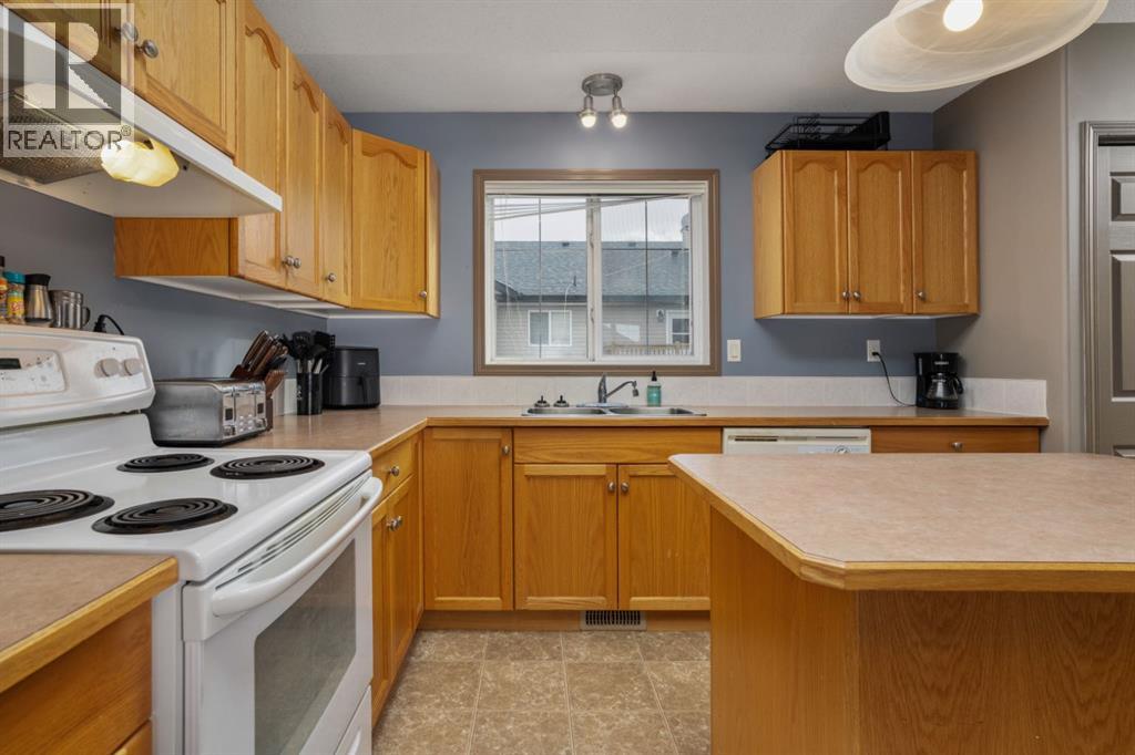 24, 5302 47 Street, Camrose, Alberta  T4V 5J5 - Photo 7 - A2295056