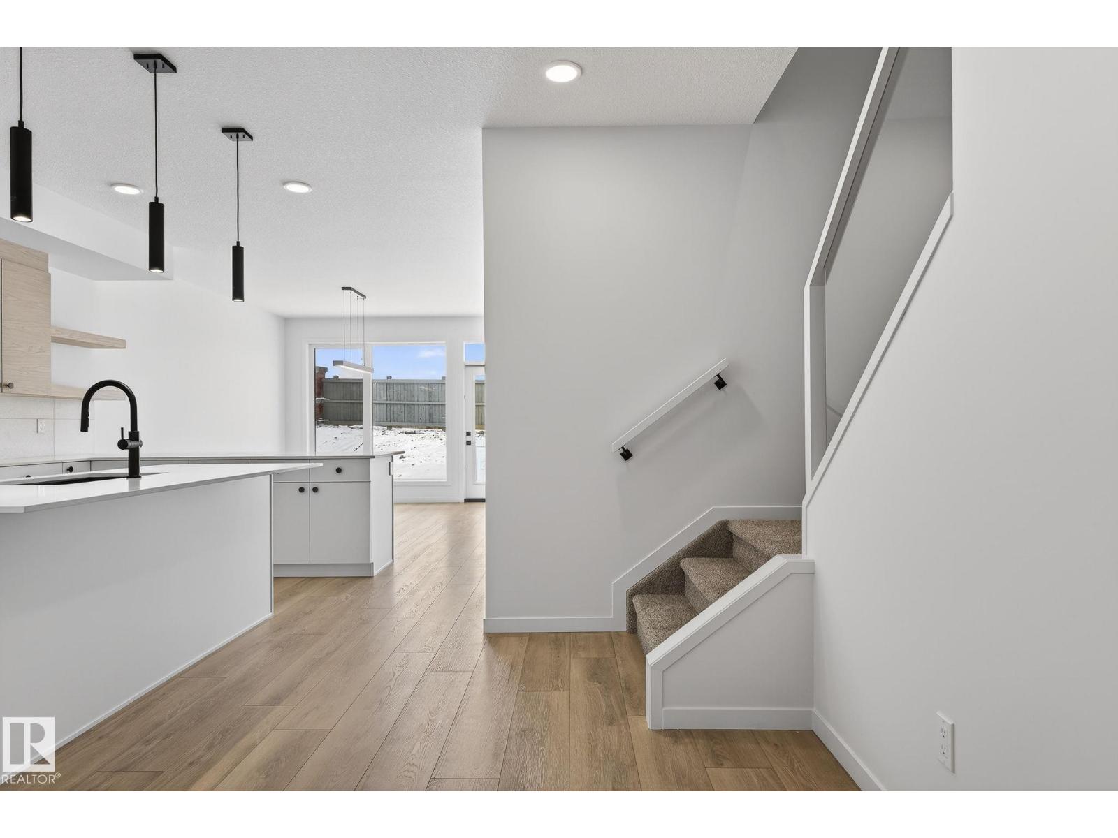 8108 230 Street Nw, Edmonton, Alberta  T5T 7Y1 - Photo 4 - E4478649