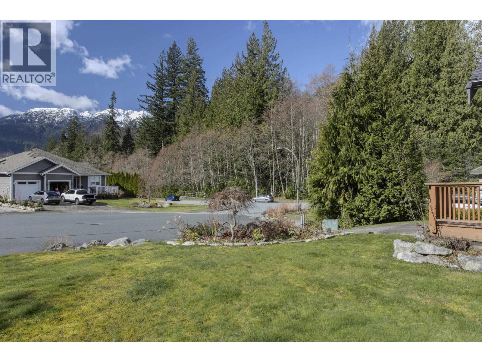 1003 Ash Place, Squamish, British Columbia  V8B 0W2 - Photo 4 - R3100352