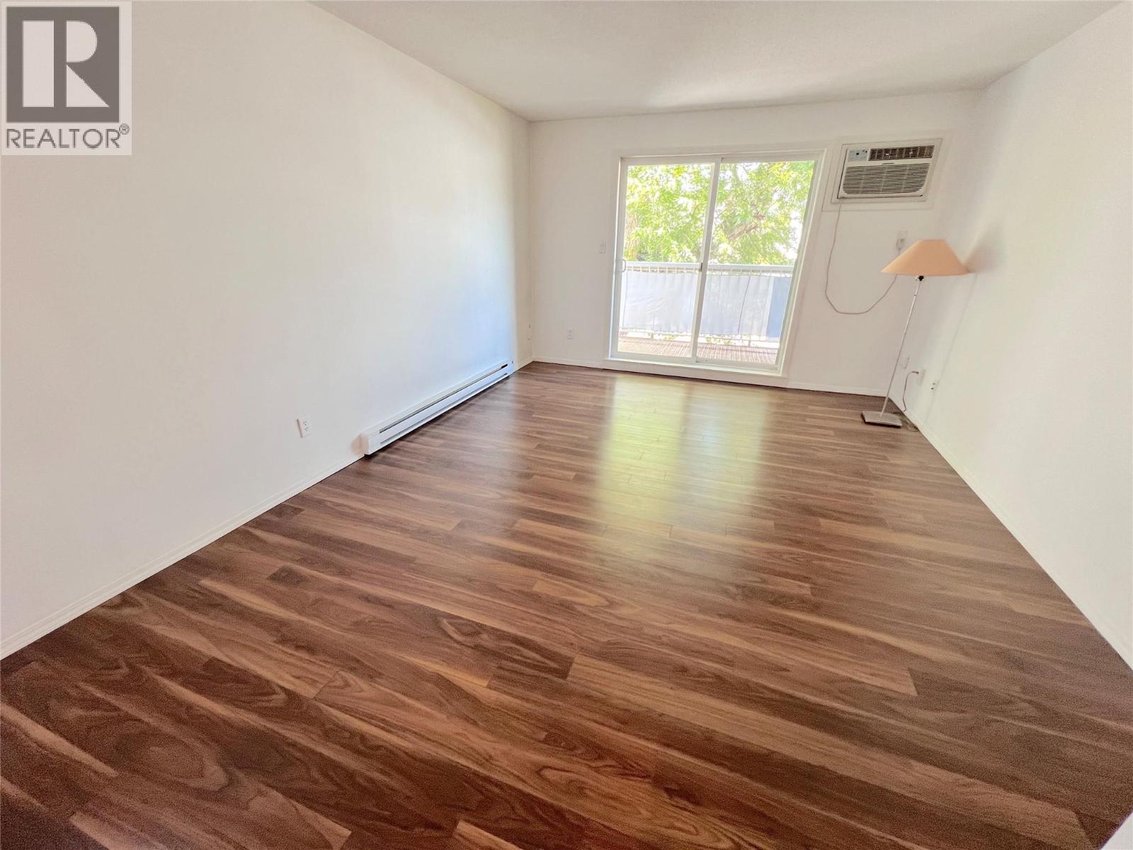 803 Fairview Road Unit# 211, Penticton, British Columbia  V2A 5Y7 - Photo 9 - 10379946