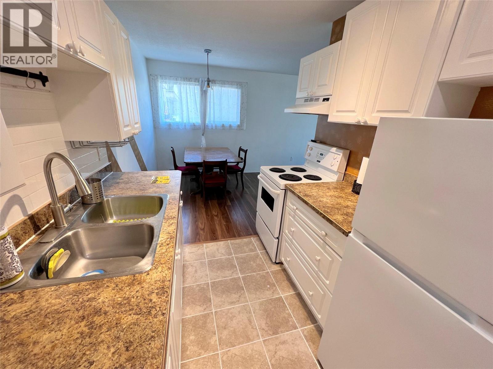 803 Fairview Road Unit# 211, Penticton, British Columbia  V2A 5Y7 - Photo 7 - 10379946