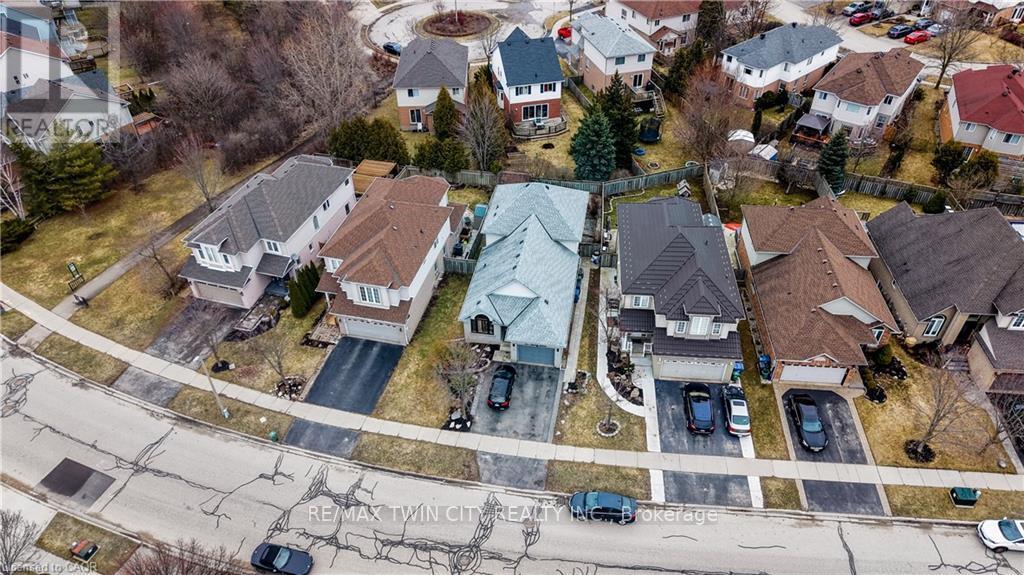 161 Farley Drive, Guelph, Ontario  N1L 1L7 - Photo 3 - X12911642