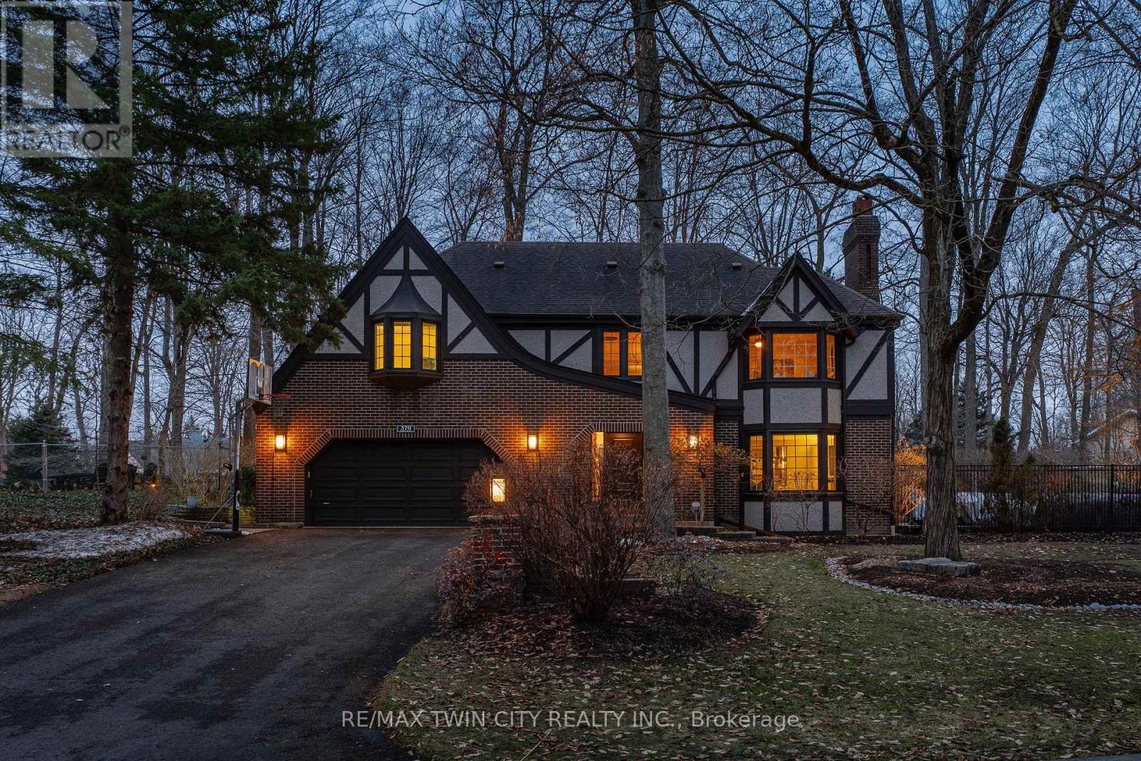 370 Green Acres Drive, Waterloo, Ontario  N2K 1Z1 - Photo 4 - X12911676