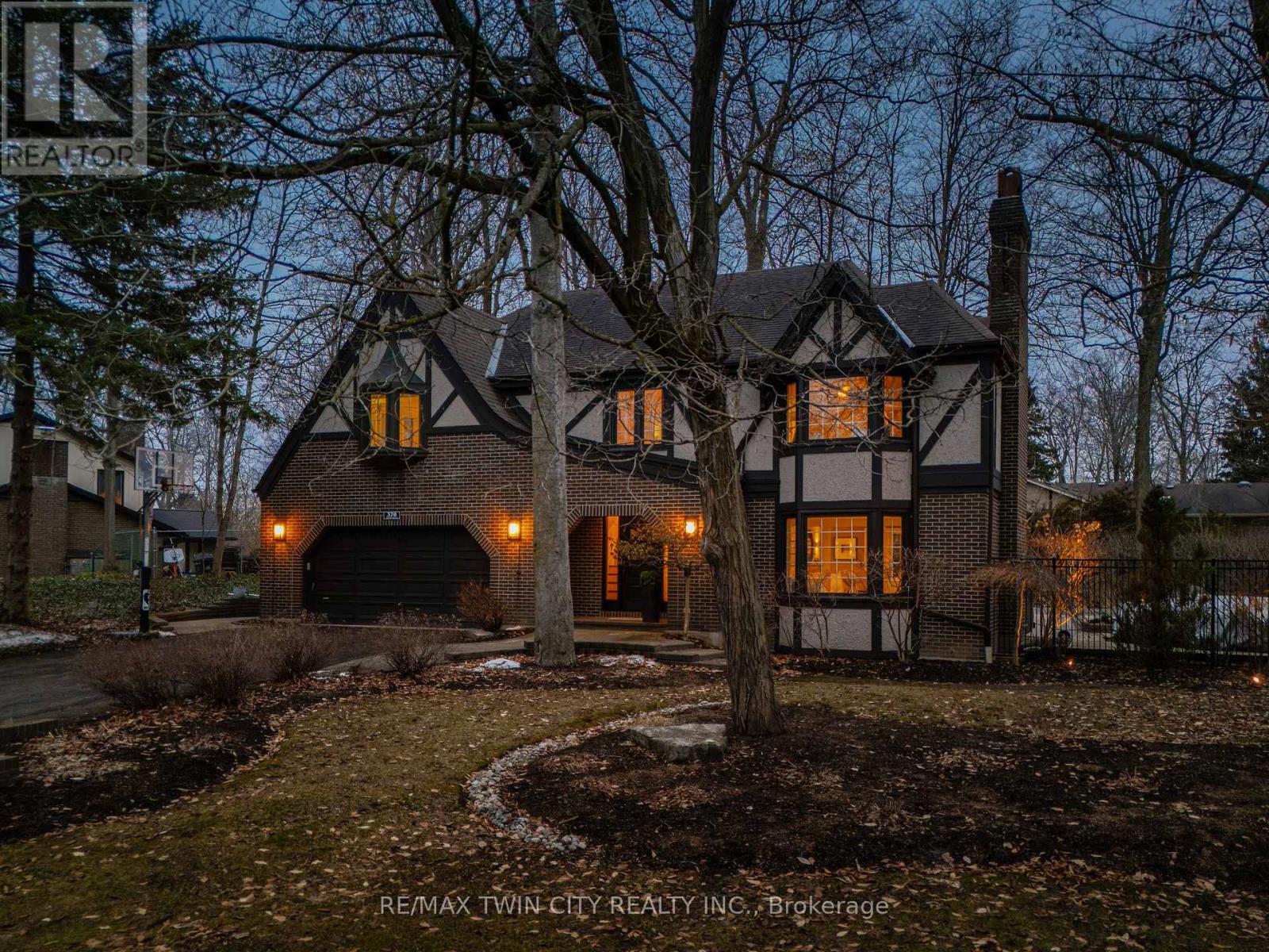 370 Green Acres Drive, Waterloo, Ontario  N2K 1Z1 - Photo 5 - X12911676