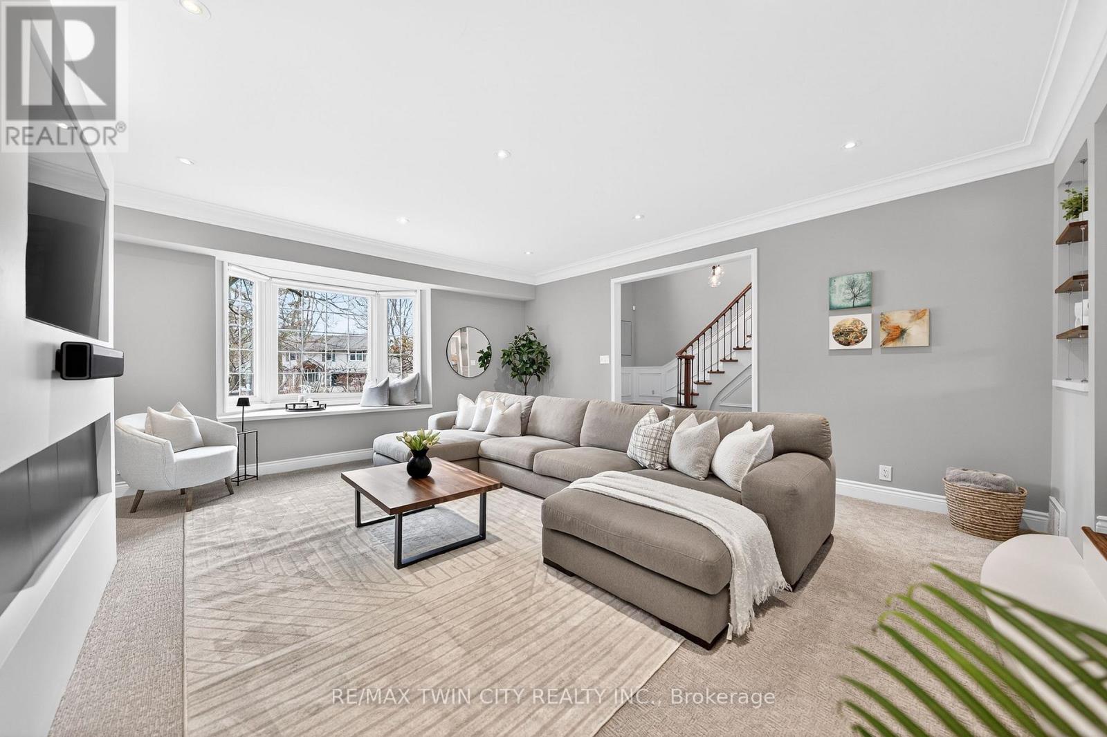 370 Green Acres Drive, Waterloo, Ontario  N2K 1Z1 - Photo 9 - X12911676