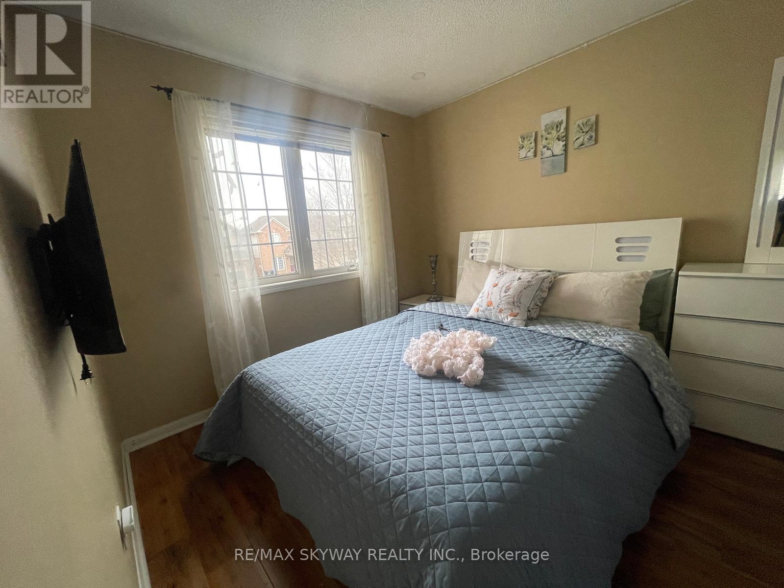 90 Sweetwood Circle, Brampton, Ontario  L7A 2S1 - Photo 15 - W12910862