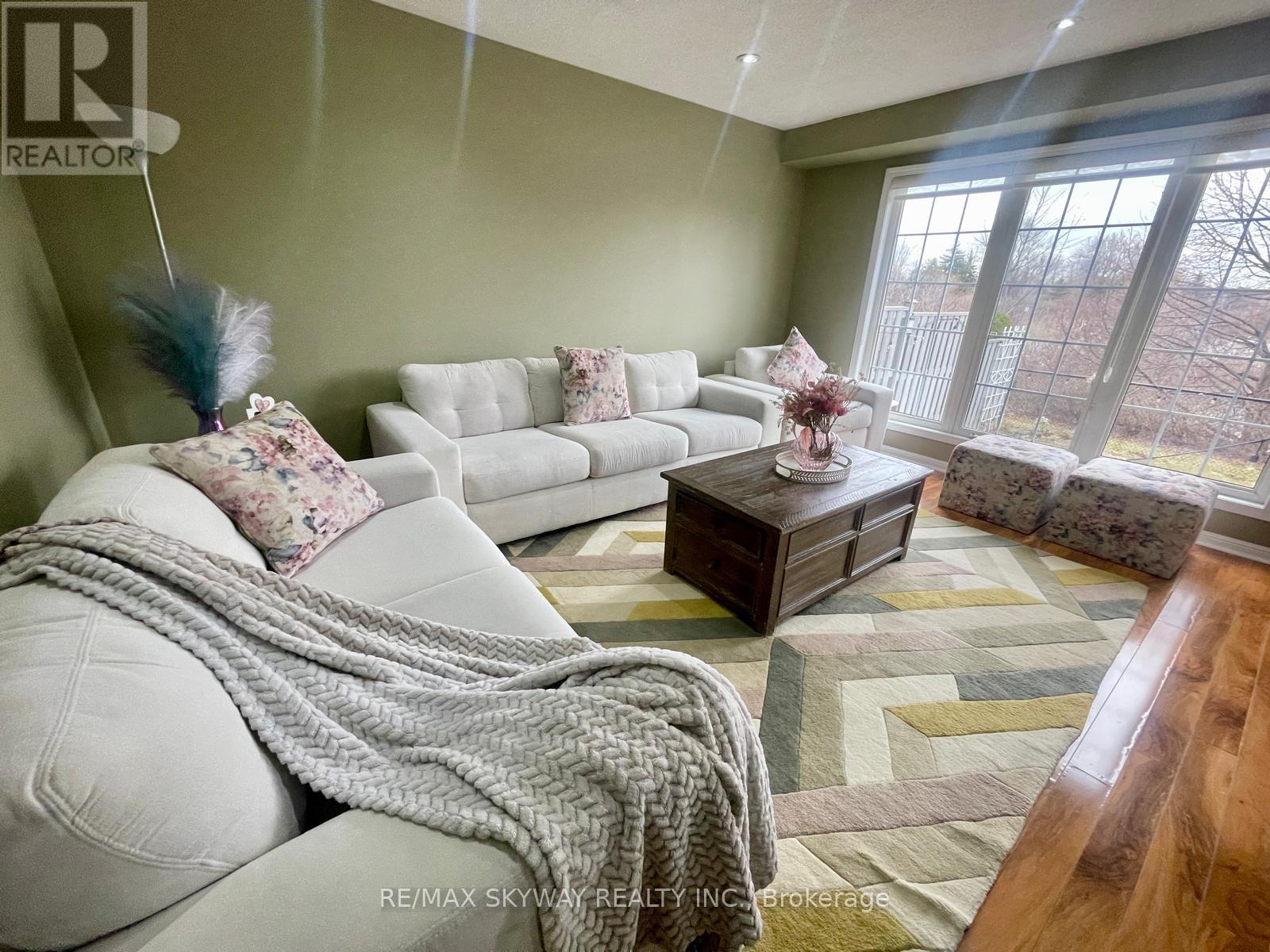 90 Sweetwood Circle, Brampton, Ontario  L7A 2S1 - Photo 7 - W12910862