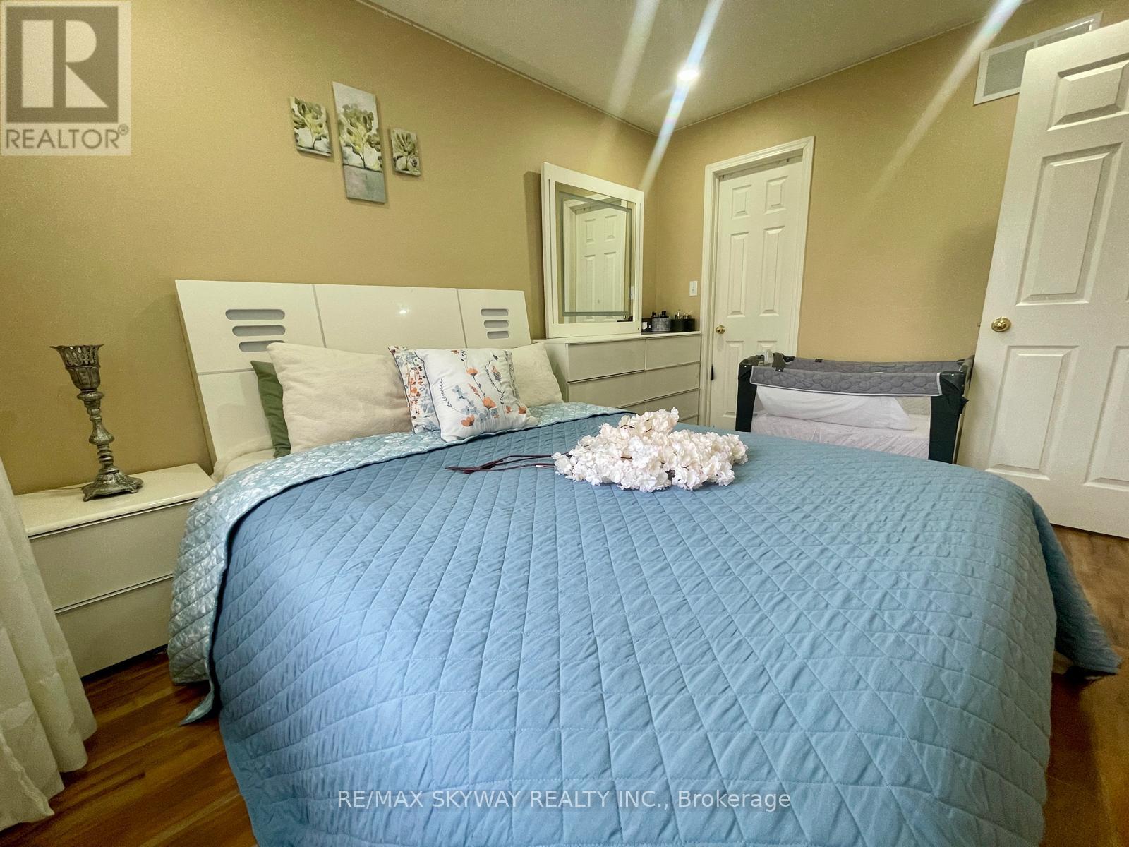 90 Sweetwood Circle, Brampton, Ontario  L7A 2S1 - Photo 16 - W12910862