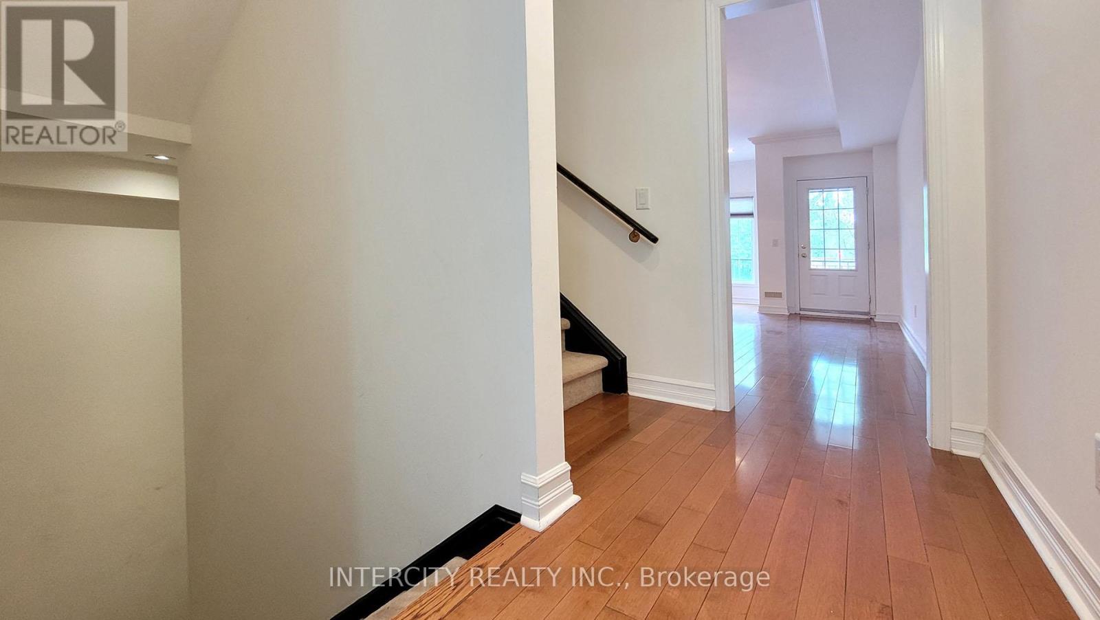 86 Lakeshore Road W, Oakville, Ontario  L6K 3A2 - Photo 25 - W12911658