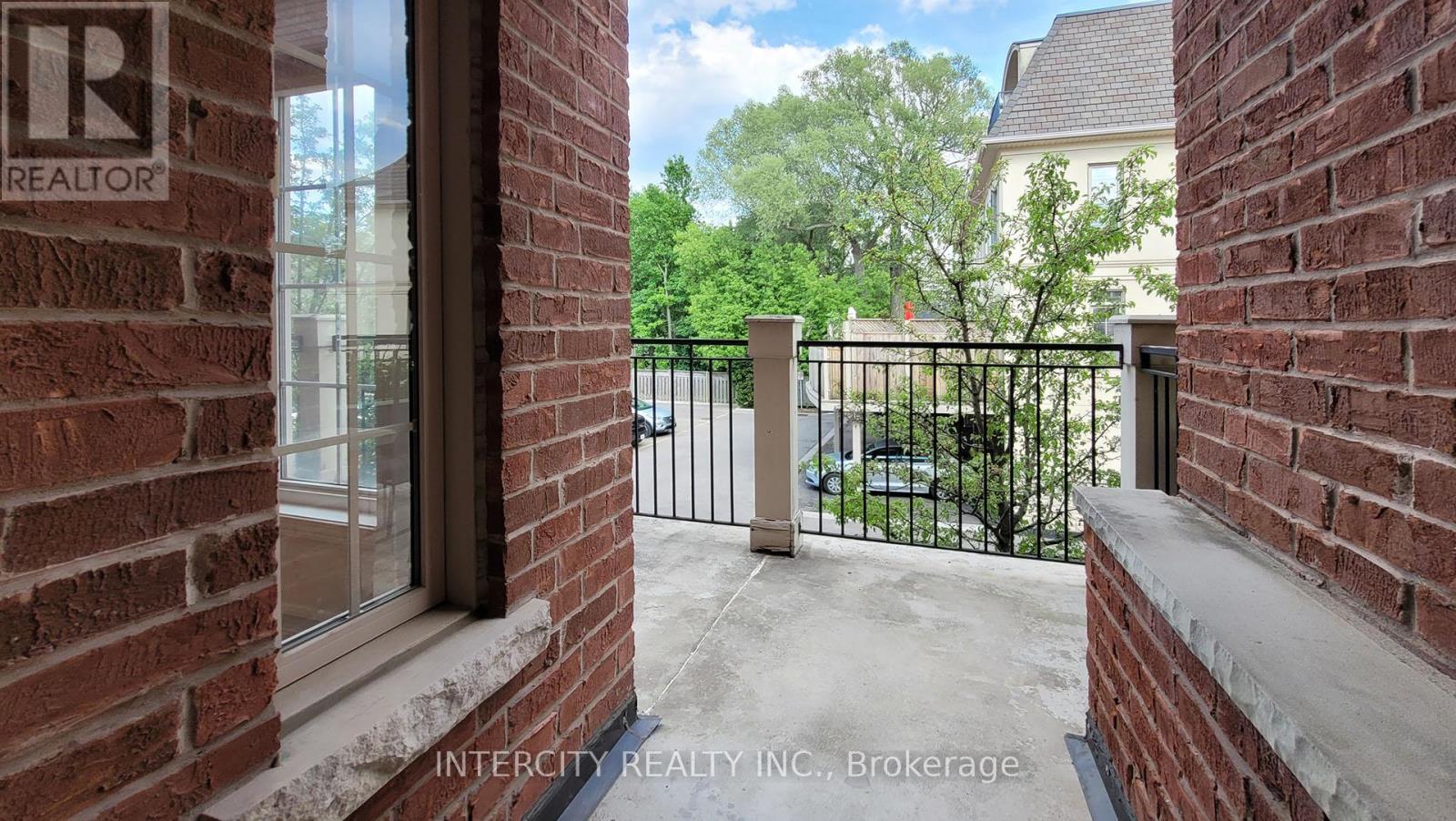 86 Lakeshore Road W, Oakville, Ontario  L6K 3A2 - Photo 29 - W12911658