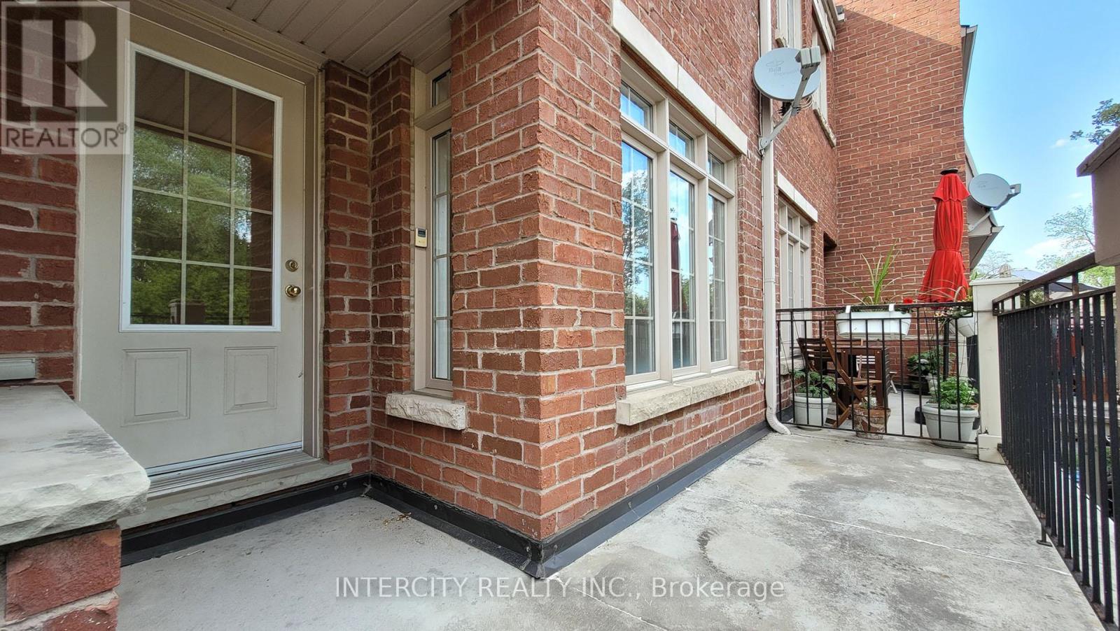 86 Lakeshore Road W, Oakville, Ontario  L6K 3A2 - Photo 31 - W12911658