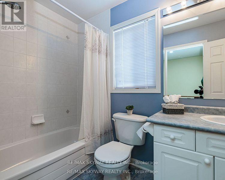 90 Sweetwood Circle, Brampton, Ontario  L7A 2S1 - Photo 18 - W12910862