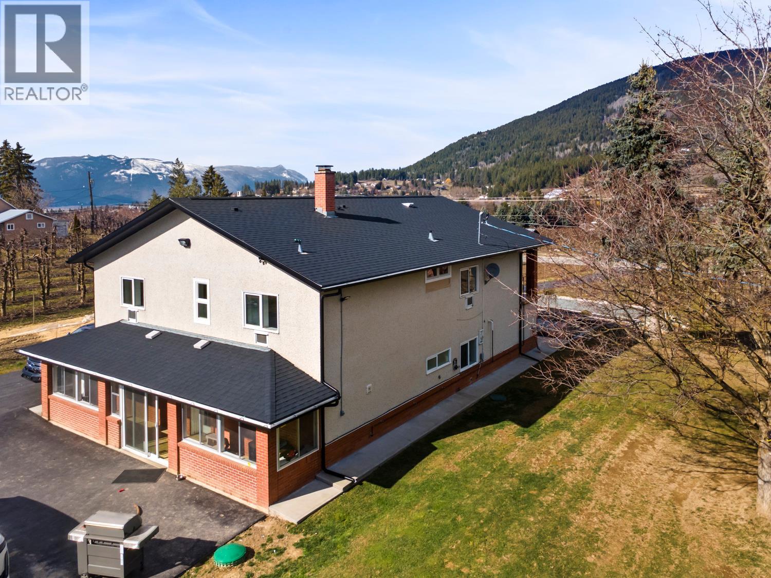 3029 Erickson Road, Erickson, British Columbia V0B 1G1 - Photo 2 - 10378840