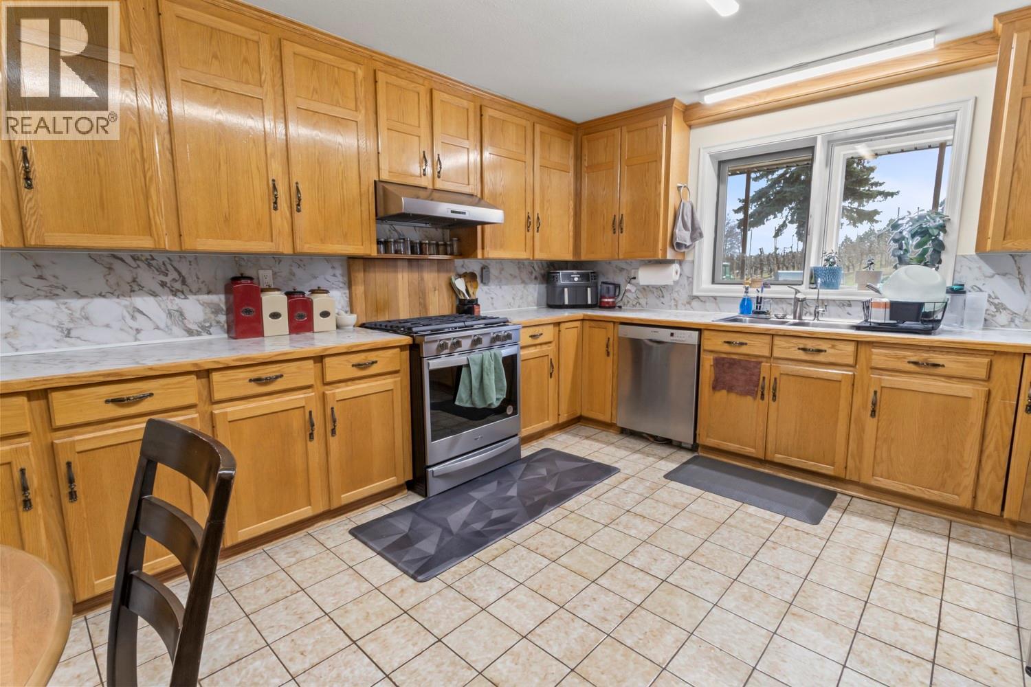 3029 Erickson Road, Erickson, British Columbia V0B 1G1 - Photo 6 - 10378840