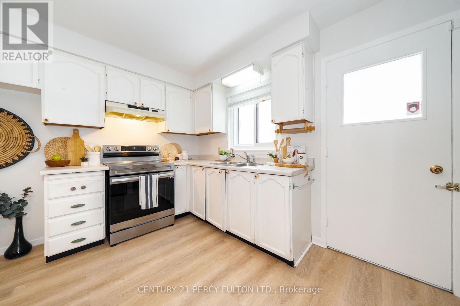 754 Edgewood Road, Pickering, Ontario  L1V 2Z8 - Photo 10 - E12893216