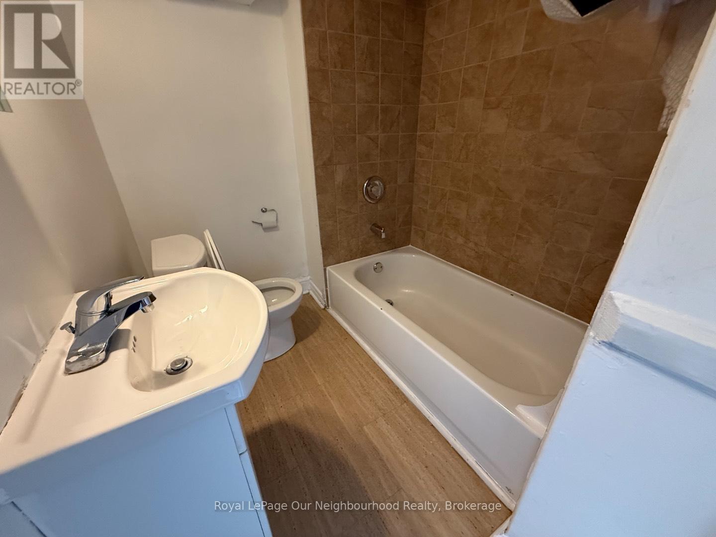 514 Cannon Street E, Hamilton, Ontario  L8L 2E7 - Photo 14 - X12911806