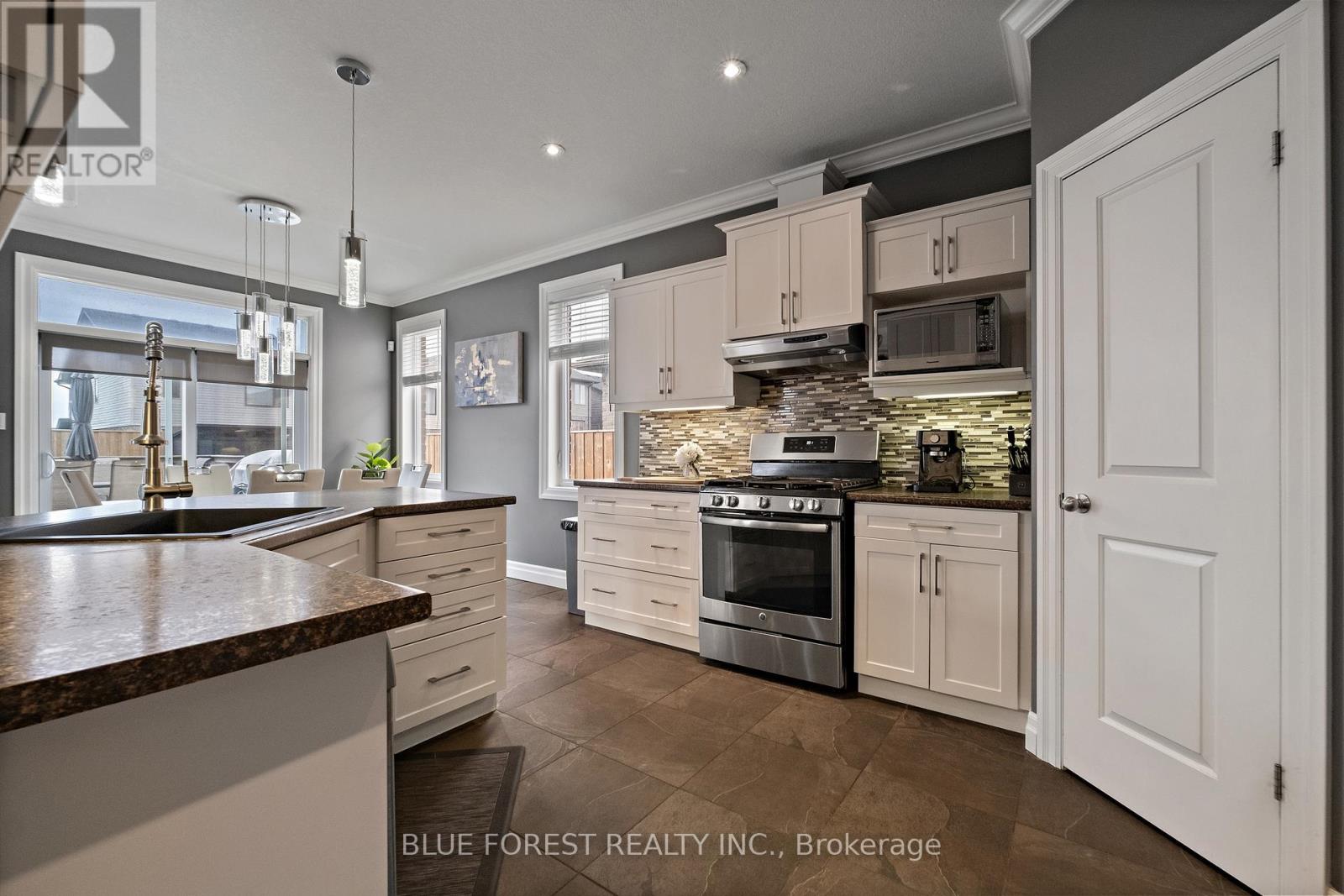 1809 Jubilee Drive, London North, Ontario  N6G 0H5 - Photo 11 - X12911758