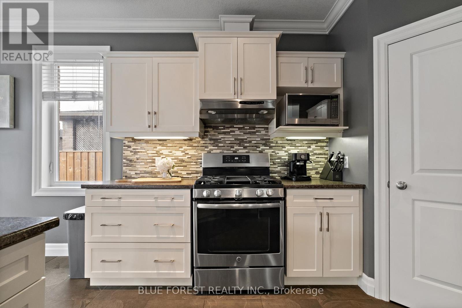 1809 Jubilee Drive, London North, Ontario  N6G 0H5 - Photo 8 - X12911758