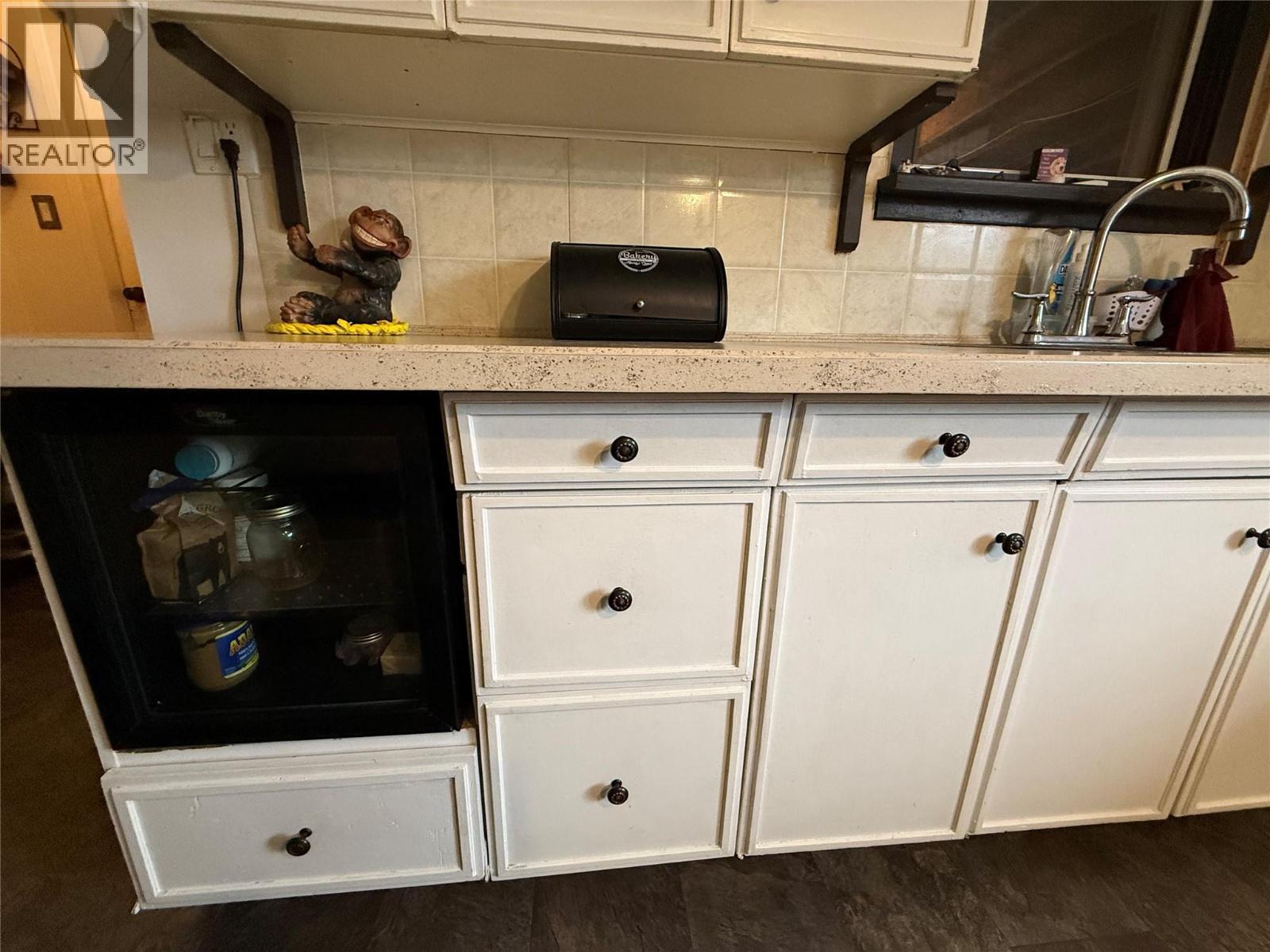 1094 Wanjoff Road, Robson, British Columbia  V0G 1X0 - Photo 9 - 10371827