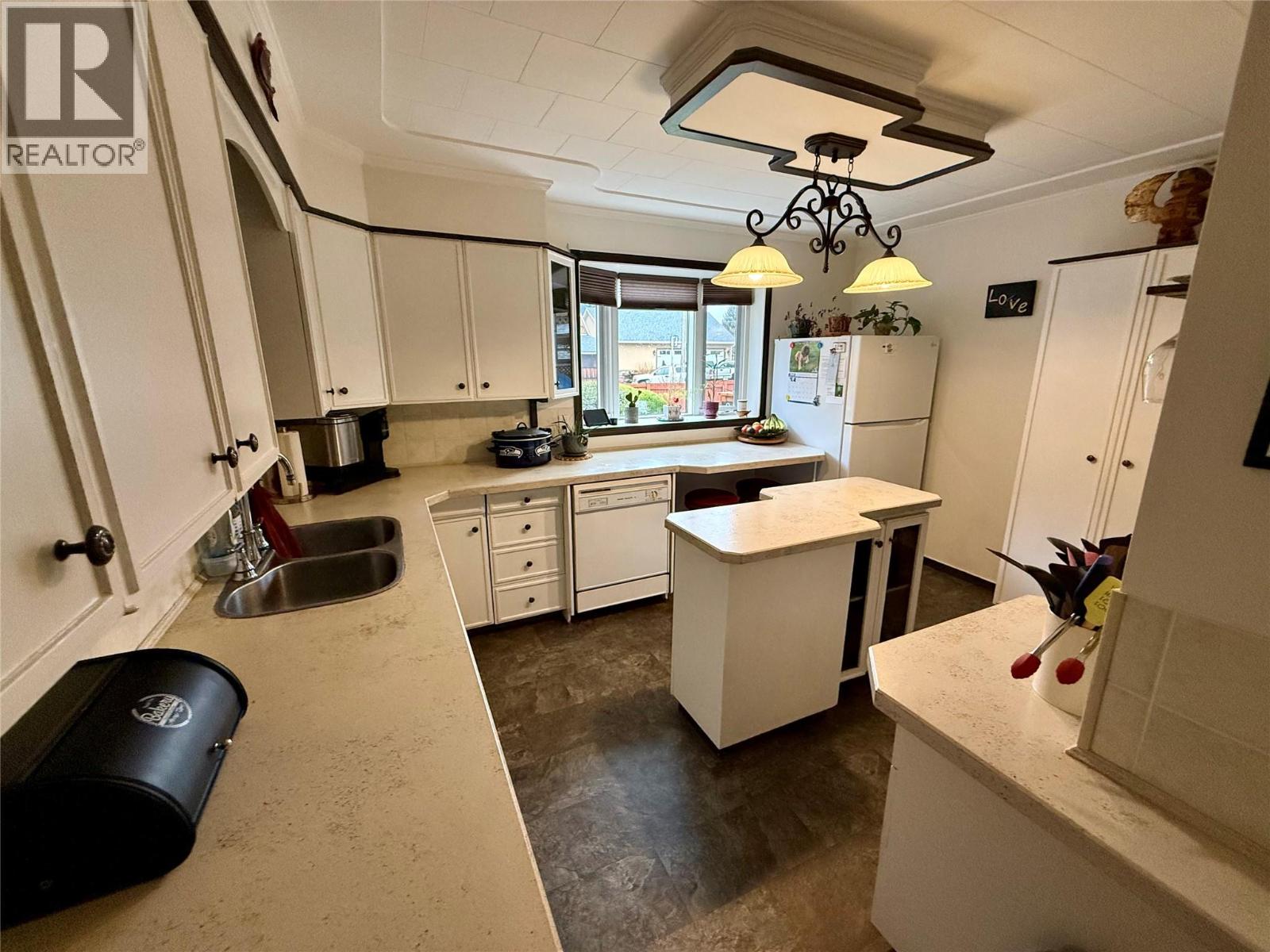 1094 Wanjoff Road, Robson, British Columbia  V0G 1X0 - Photo 4 - 10371827