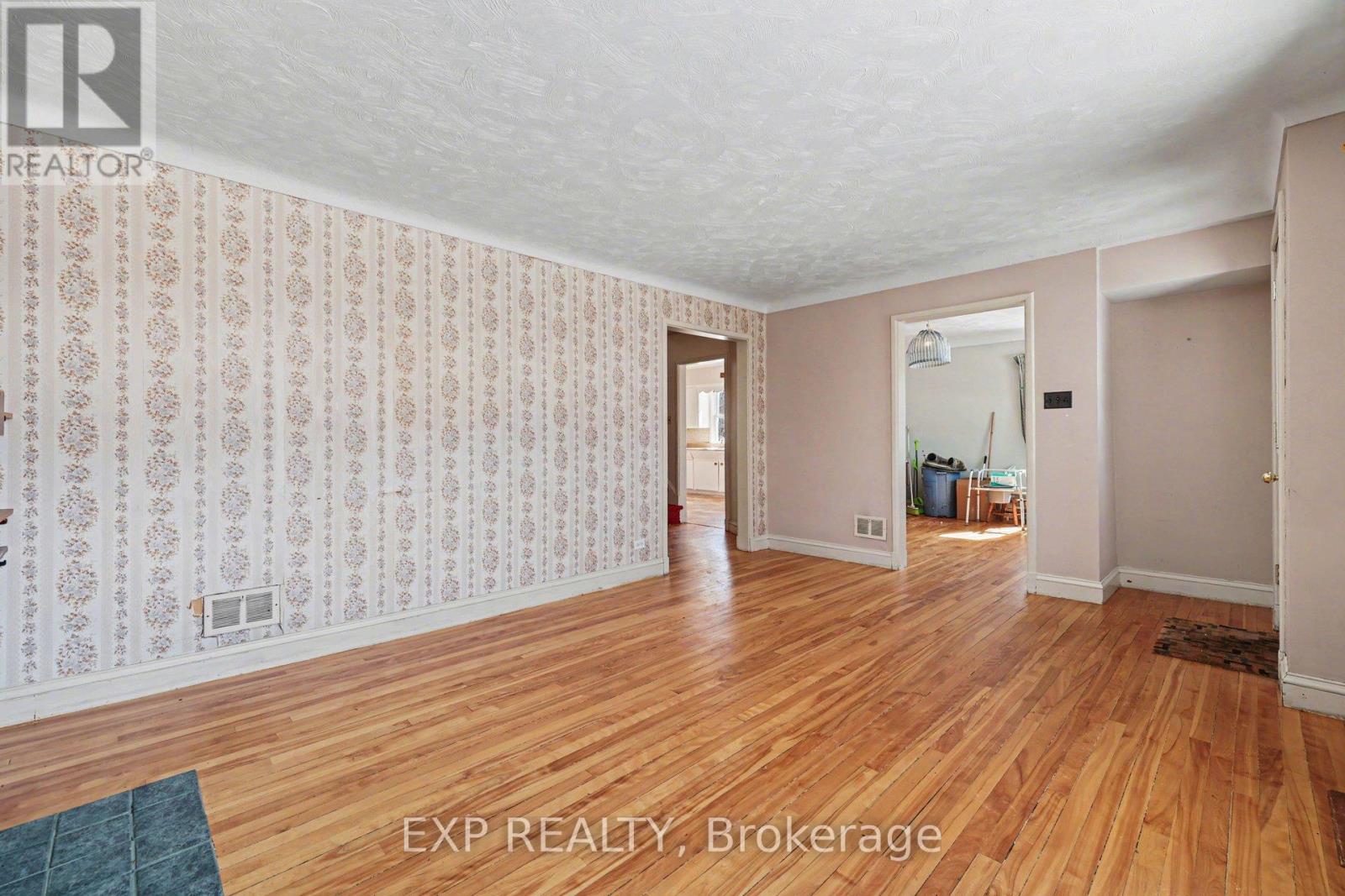 2511 Junction Avenue, Ottawa, Ontario  K1V 8G9 - Photo 9 - X12911816