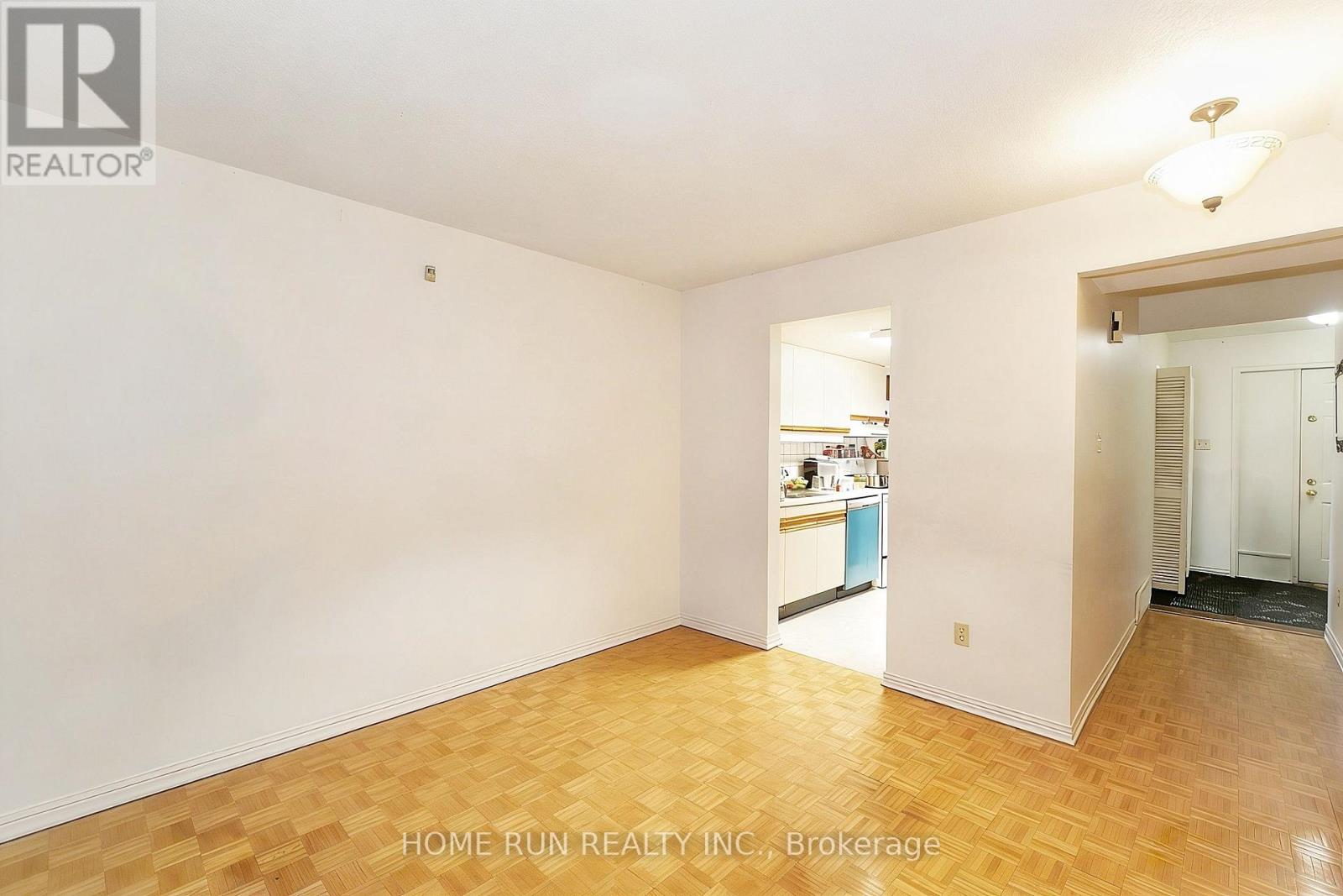 98 Templeton Street, Ottawa, Ontario  K1N 6X3 - Photo 4 - X12911894