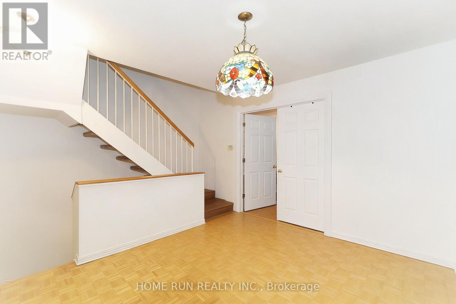 98 Templeton Street, Ottawa, Ontario  K1N 6X3 - Photo 5 - X12911894