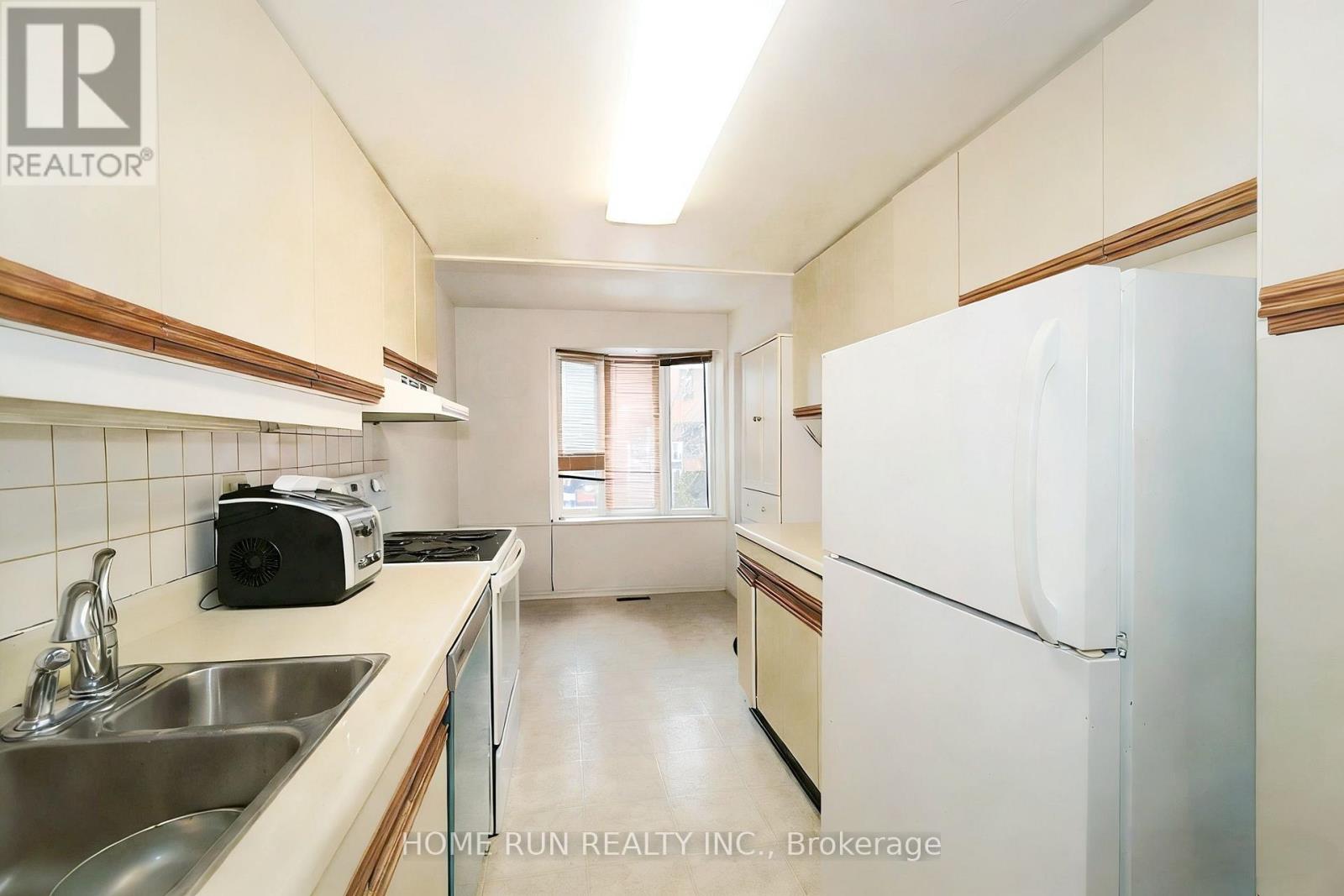 98 Templeton Street, Ottawa, Ontario  K1N 6X3 - Photo 8 - X12911894