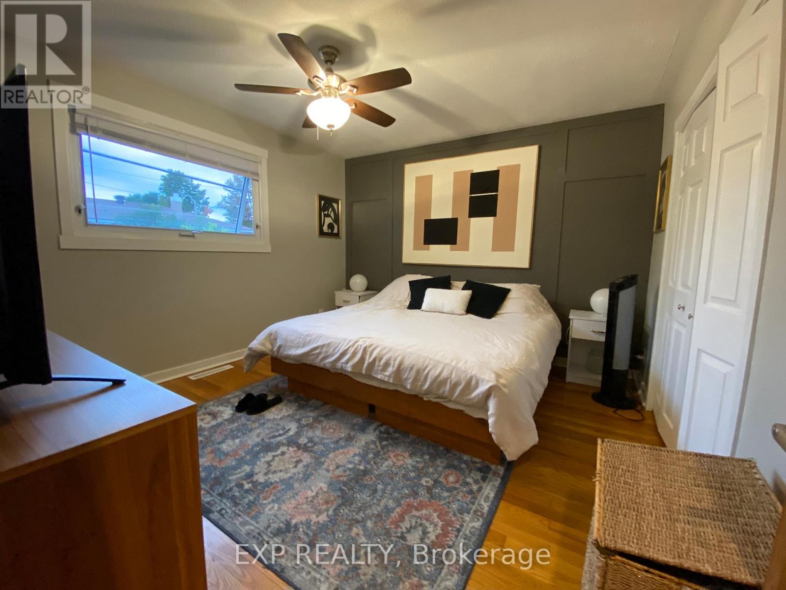 1237 Vancouver Avenue, Ottawa, Ontario  K1V 6V2 - Photo 5 - X12911908