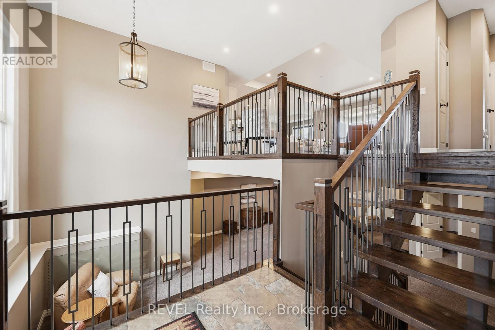 713 Clarence Street, Port Colborne, Ontario  L3K 6B8 - Photo 5 - X12911862