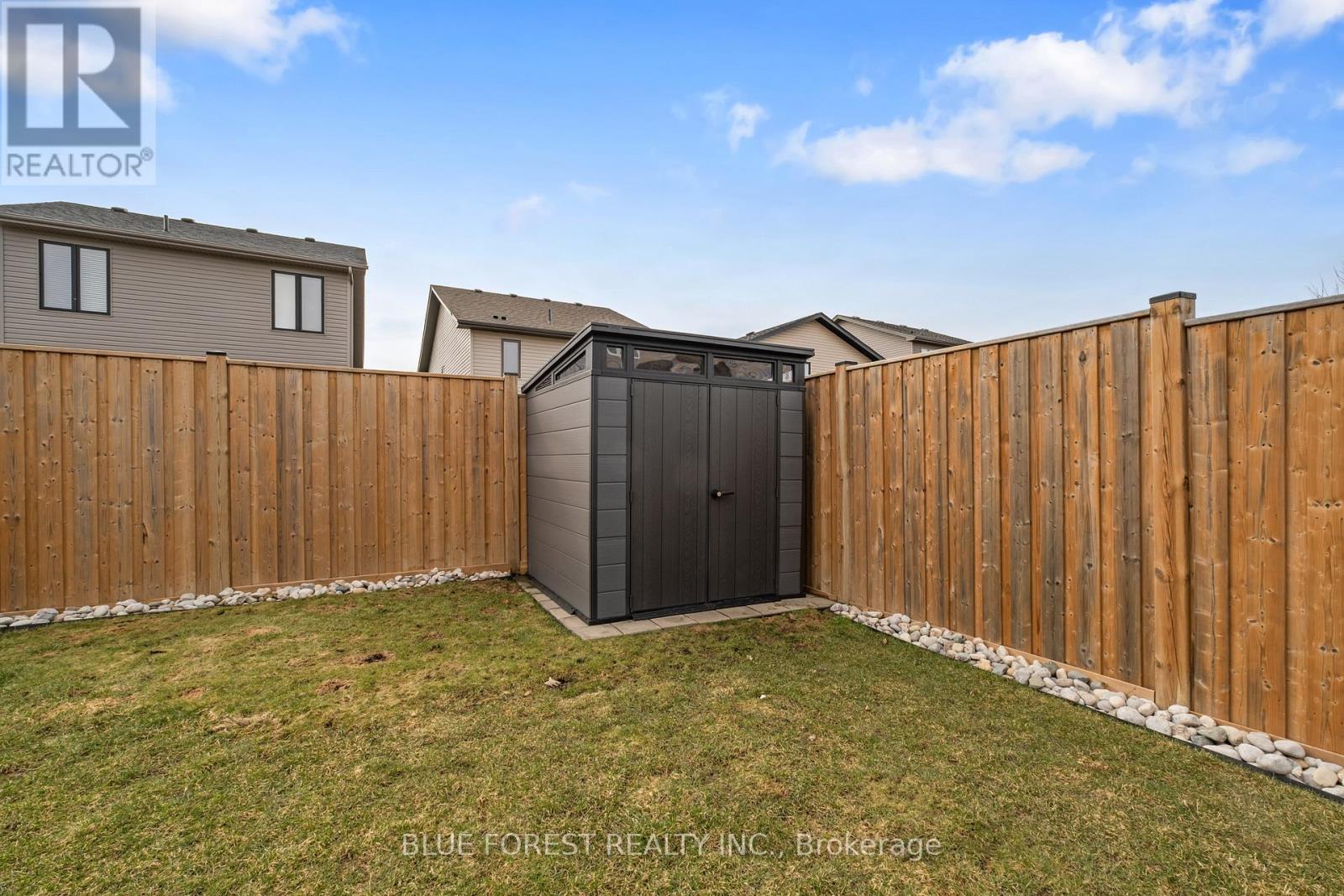 1809 Jubilee Drive, London North, Ontario  N6G 0H5 - Photo 38 - X12911758