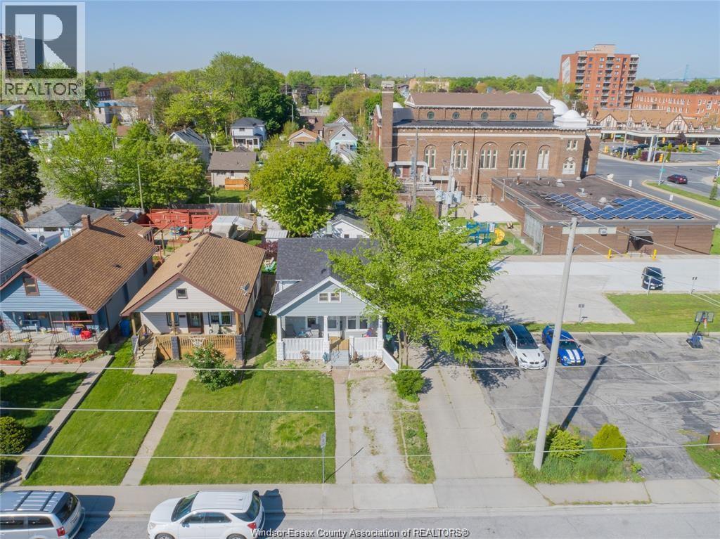 MLS# 26006024: 1231 WINDSOR, Windsor, Canada